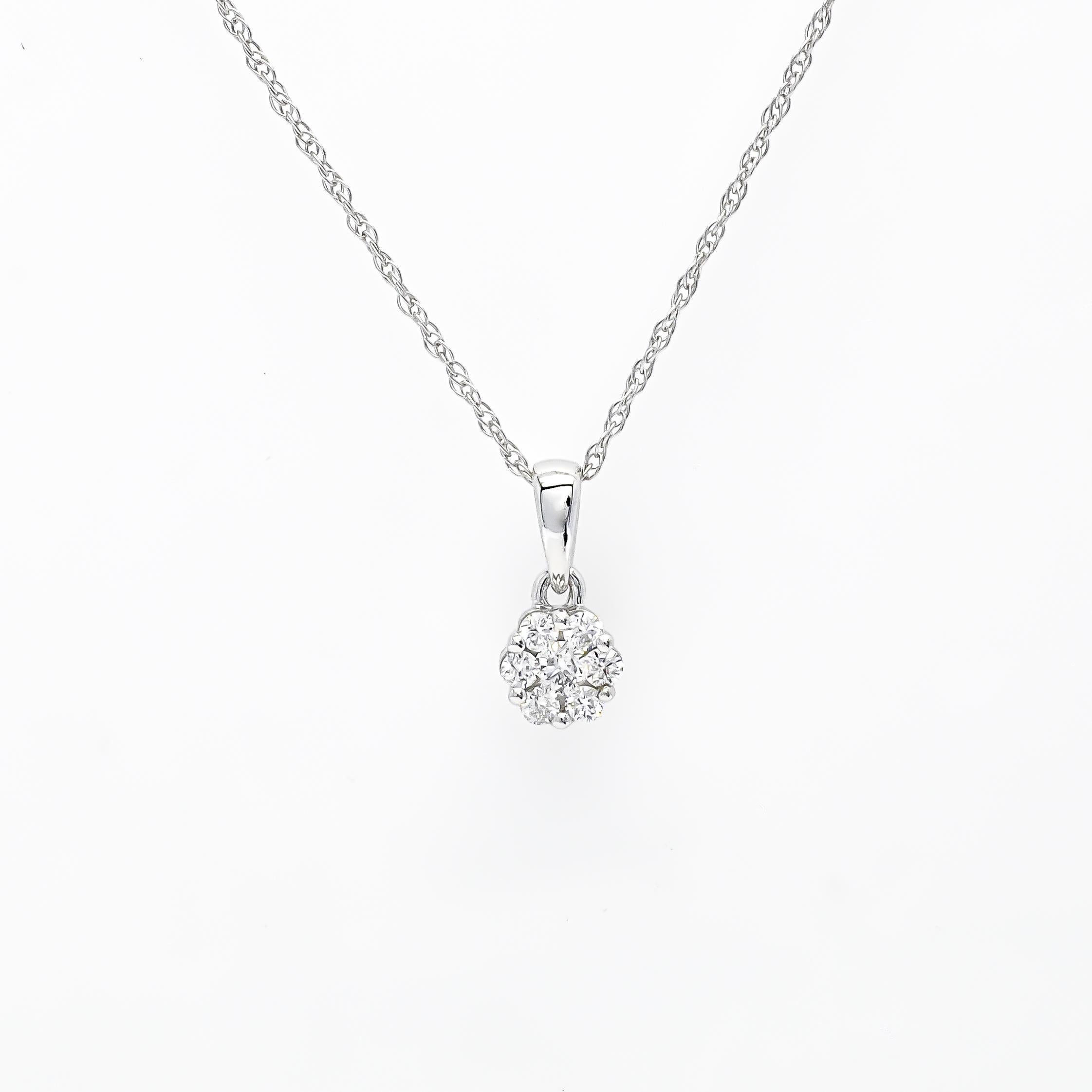 Women's Natural Diamonds 0.15CT 18Karat White Gold Classic Cluster Pendant Necklace For Sale