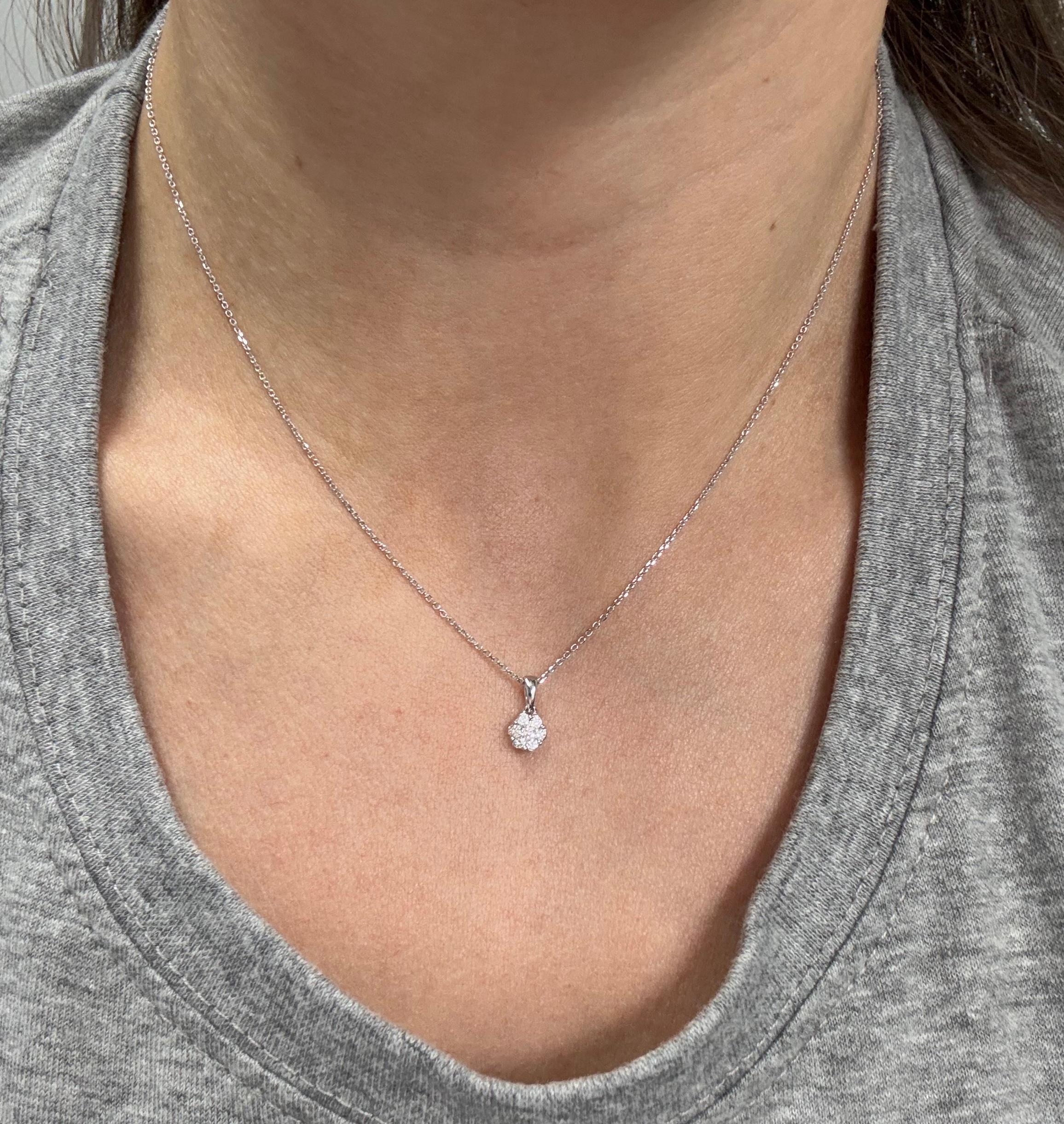 Natural Diamonds 0.15CT 18Karat White Gold Classic Cluster Pendant Necklace For Sale 2