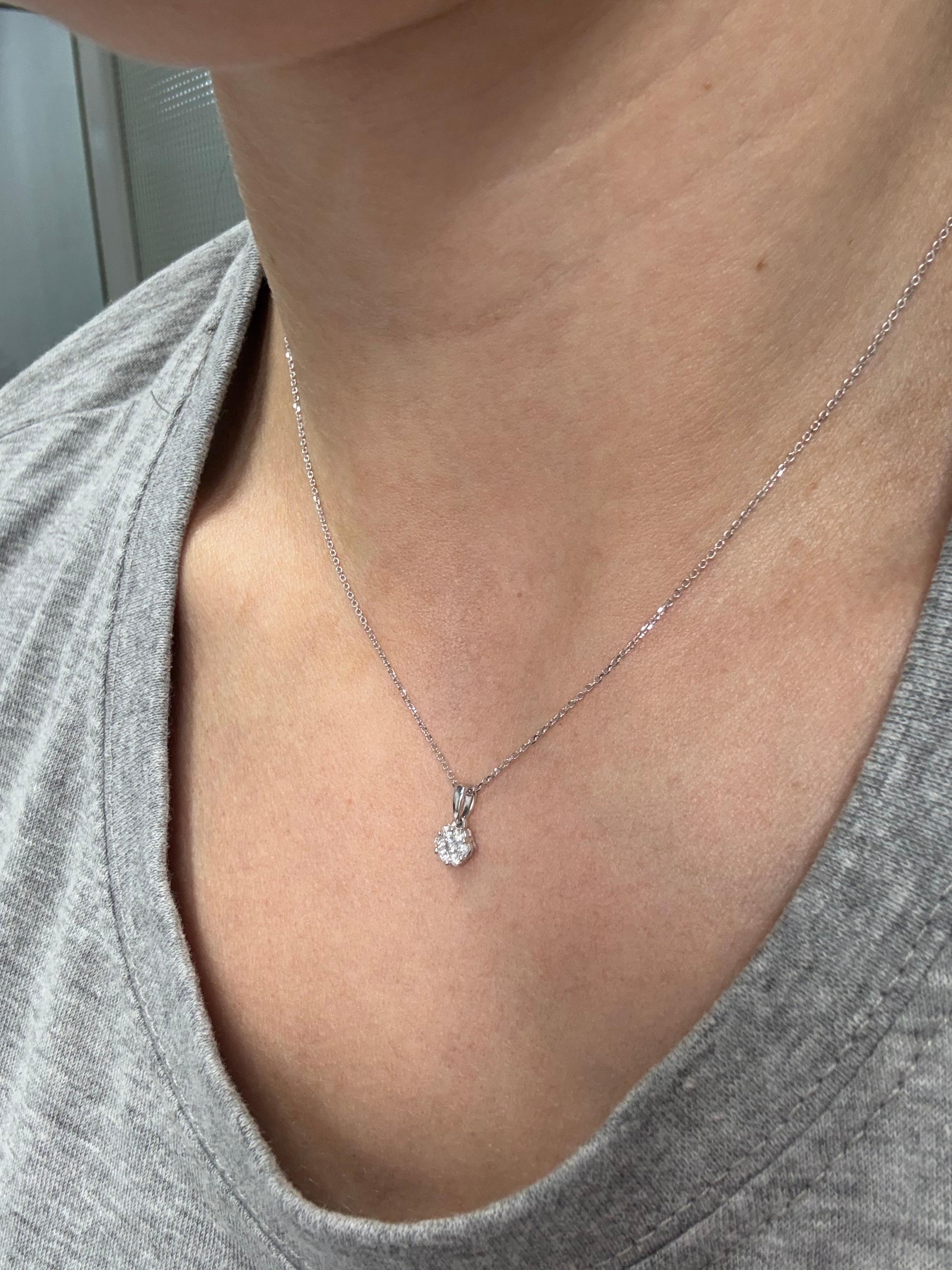 Natural Diamonds 0.15CT 18Karat White Gold Classic Cluster Pendant Necklace For Sale 3