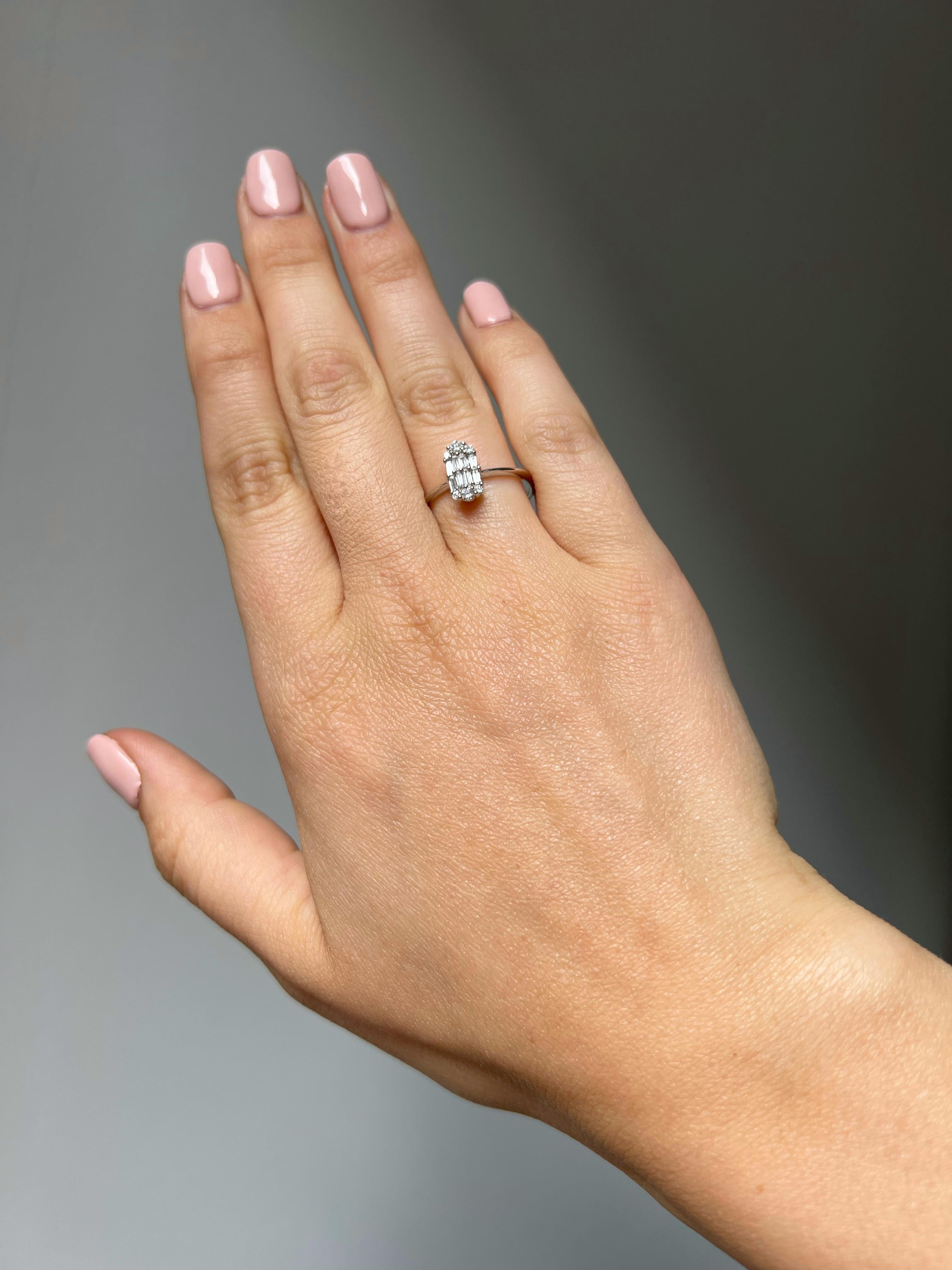 in vendita:  Diamanti naturali 0,23 carati in oro bianco 18 carati Anello Art Deco a grappolo 8