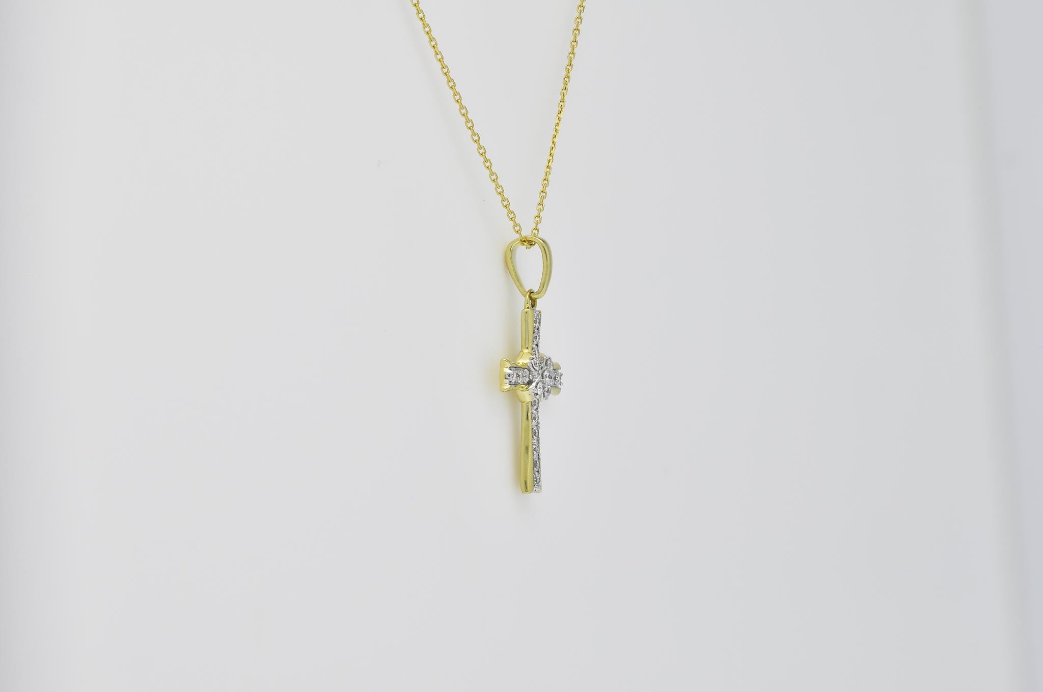 Halskette mit Kreuzkette-Anhänger, natürliche Diamanten 0,25 Karat 18k Weißgold für Damen oder Herren im Angebot