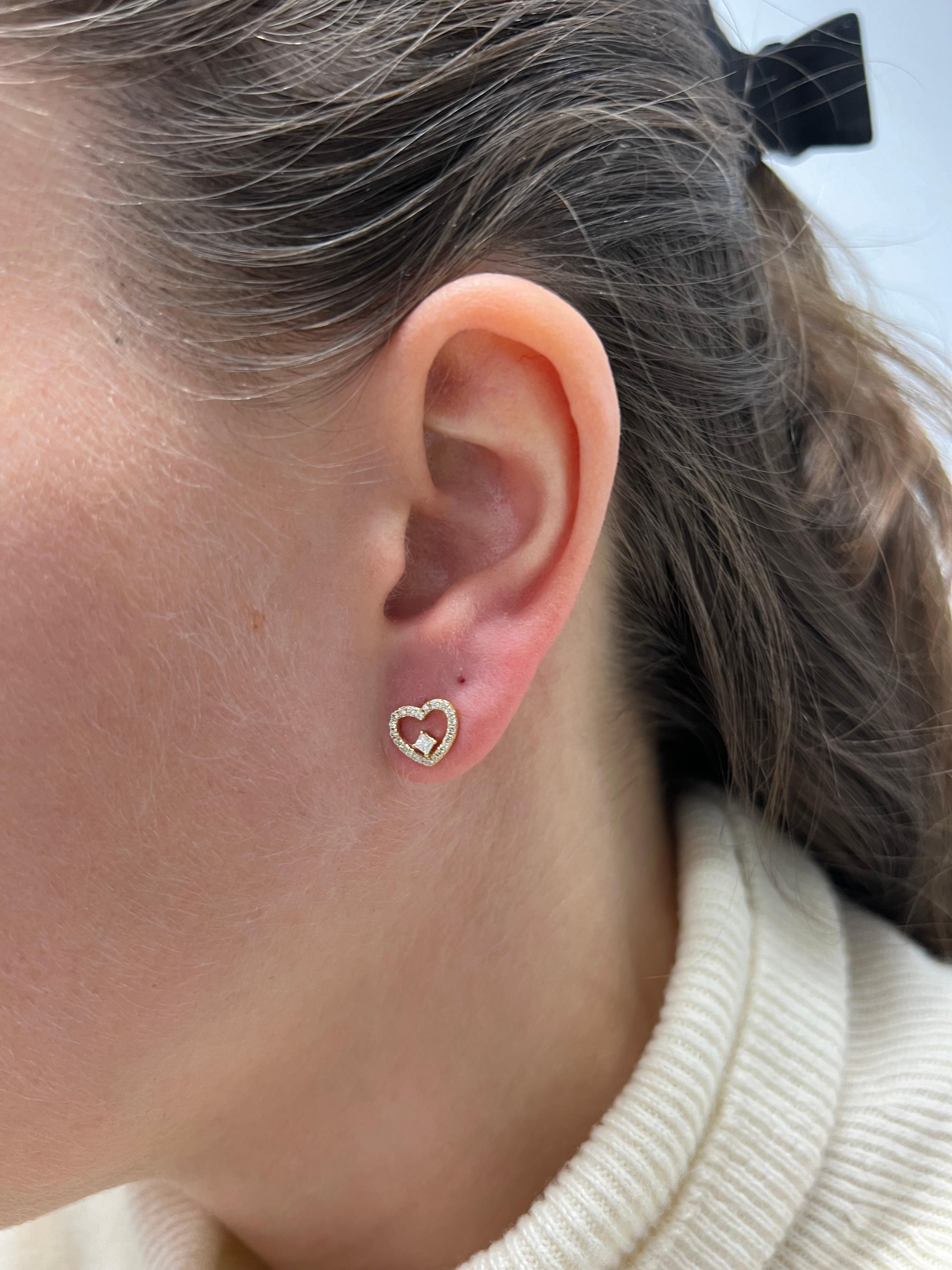 Diamanti naturali da 0,25 carati Orecchini a forma di cuore in oro giallo 18KT in vendita 2