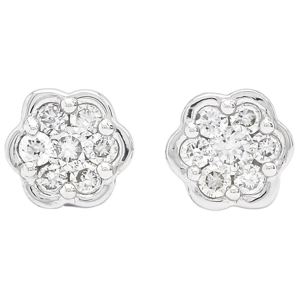 Blumen-Cluster-Ohrstecker mit natürlichen Diamanten 0,26 Karat in 18 Karat Weißgold im Angebot