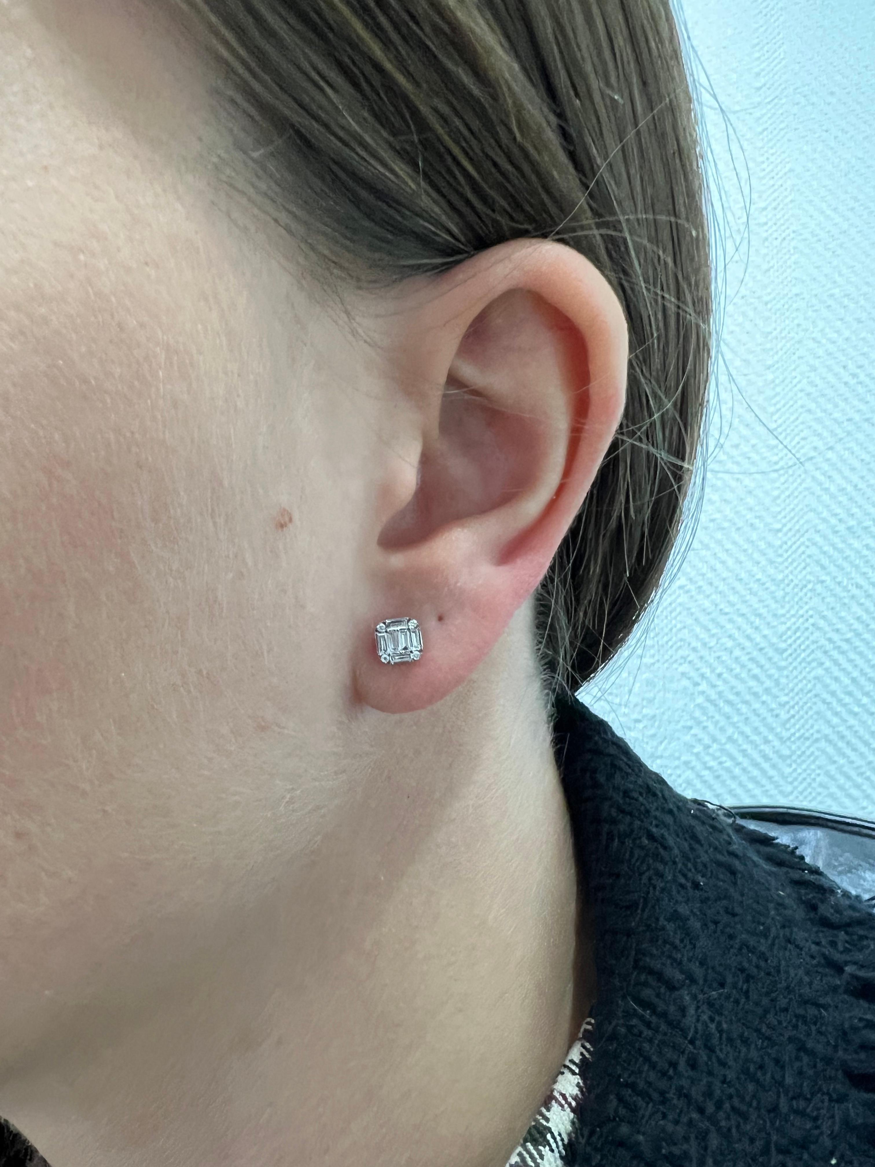 Round Cut Natural Diamonds 0.27 cts in 18KT White Gold Petite Stud Earrings E09332 For Sale