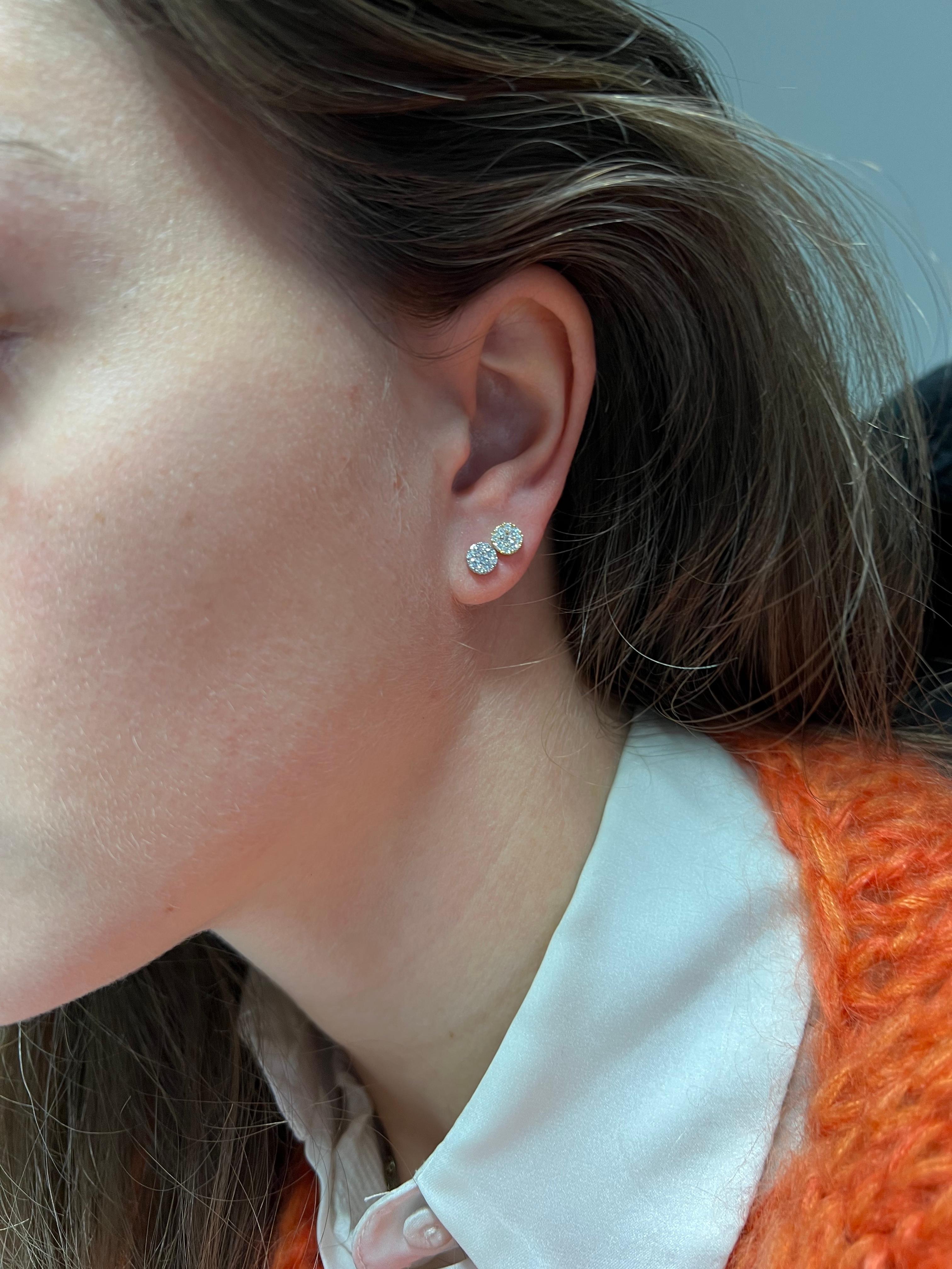 Diamants naturels 0.40 cts Boucles d'oreilles Modernity en or jaune 18 carats en vente 2