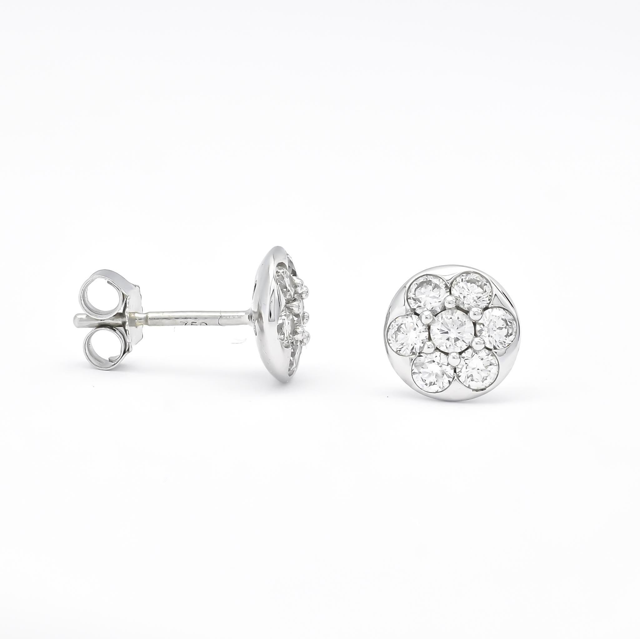 Diamanti naturali 0,55 carati Orecchini a grappolo in oro bianco 18KT con fiori classici in vendita 1