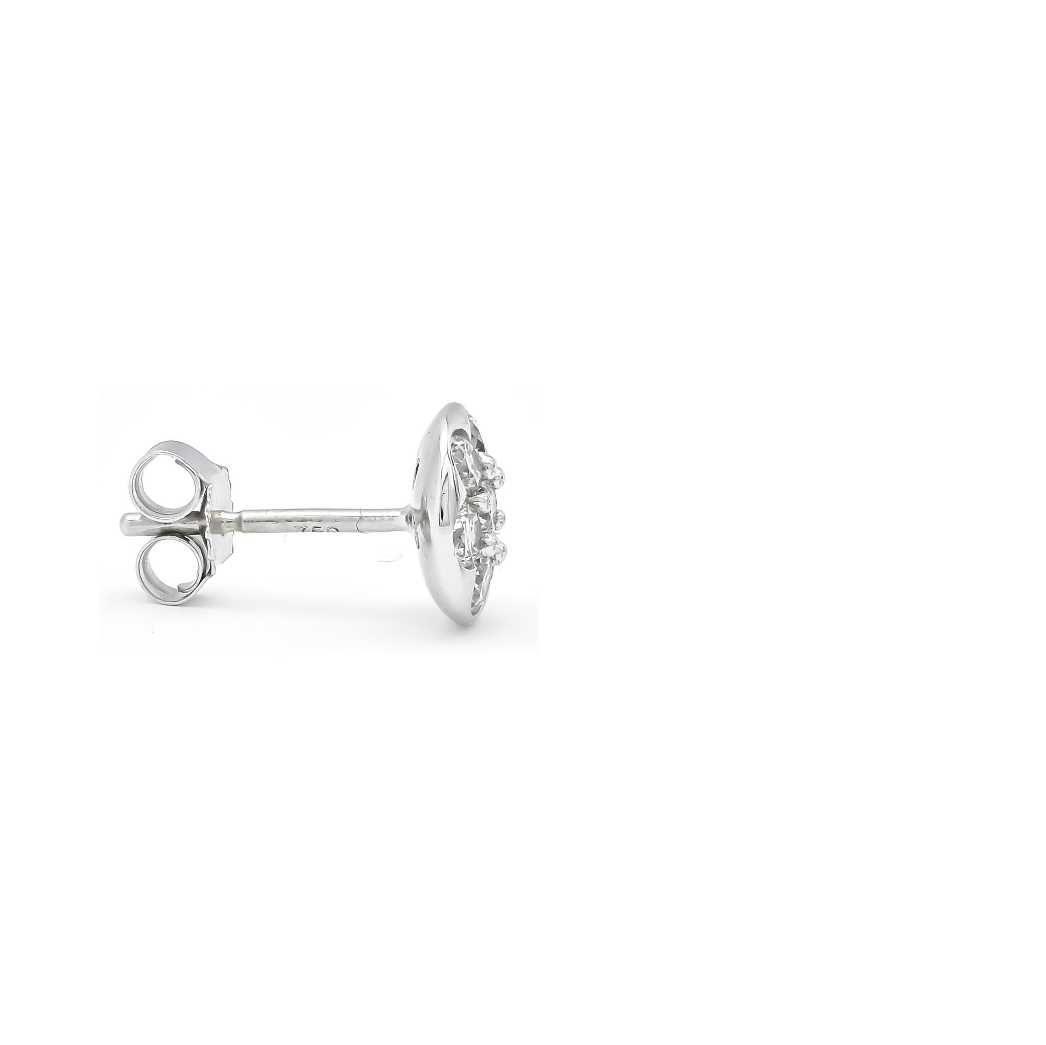 Diamanti naturali 0,55 carati Orecchini a grappolo in oro bianco 18KT con fiori classici in vendita 2