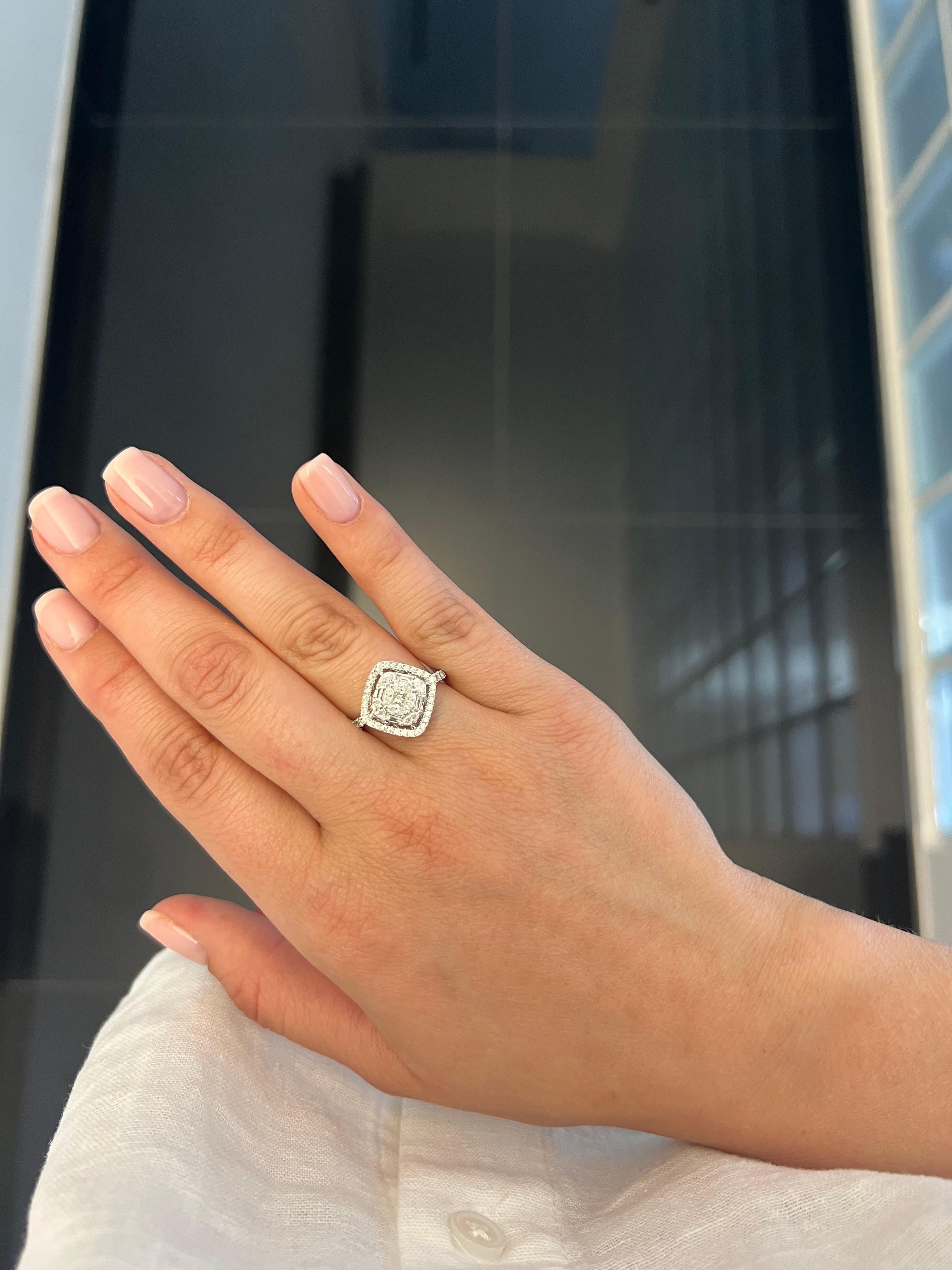 Natürliche Diamanten 1,00 Karat 18KT Weißgold Cluster Statement-Ring im Angebot 1