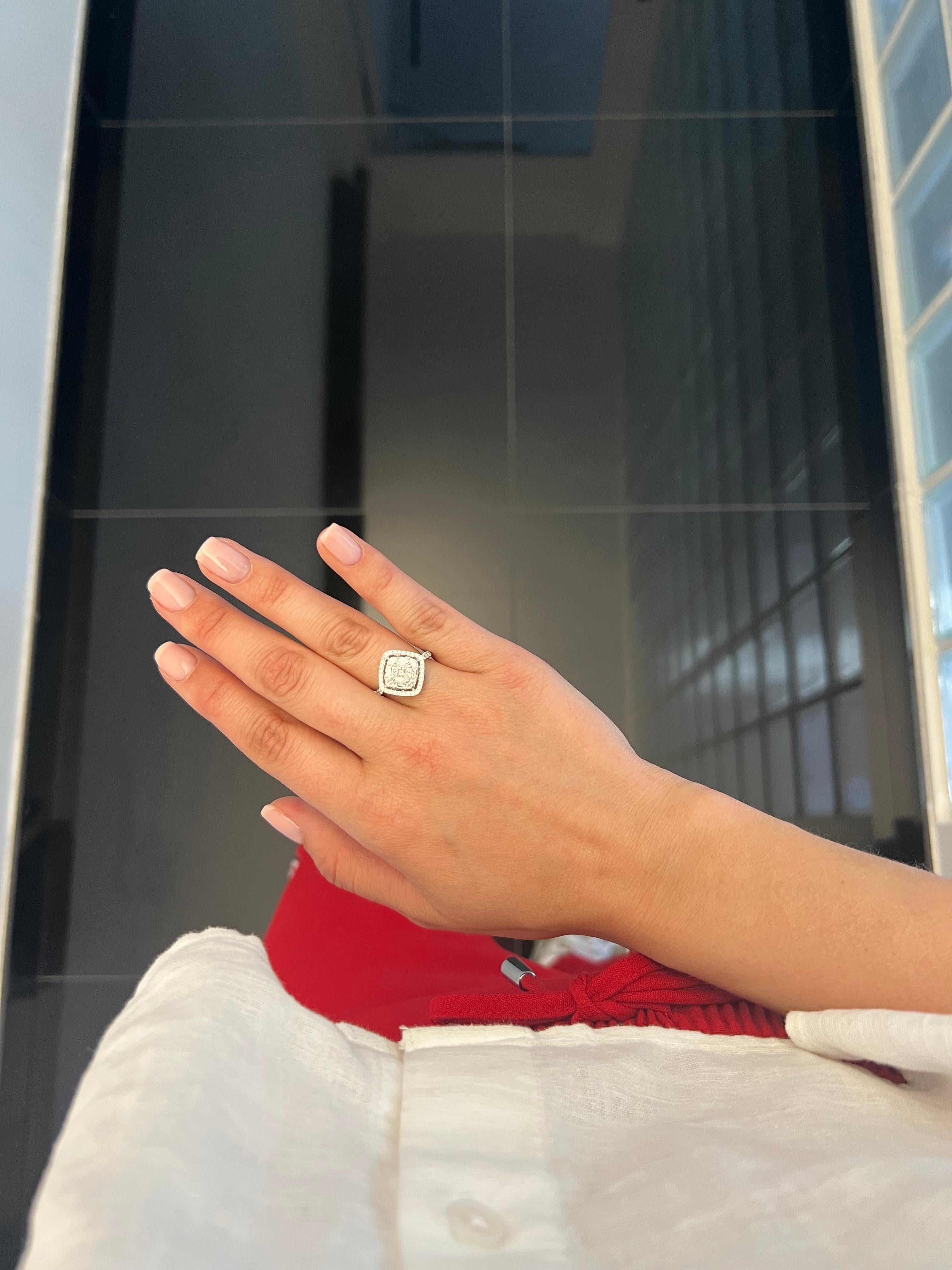 Natürliche Diamanten 1,00 Karat 18KT Weißgold Cluster Statement-Ring im Angebot 2