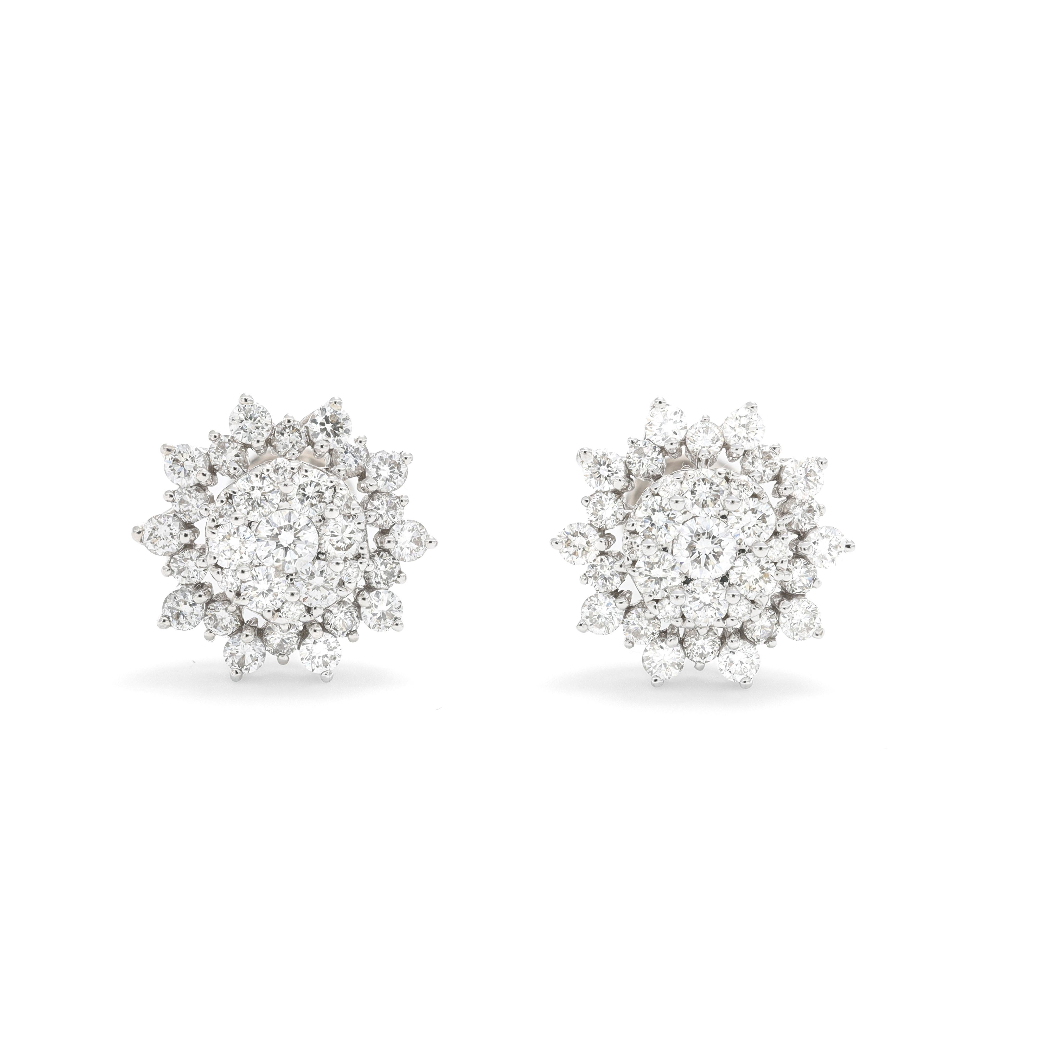 Round Cut Natural Diamonds 1.02 Carats 18KT White Gold Classic Cluster Stud Earrings For Sale