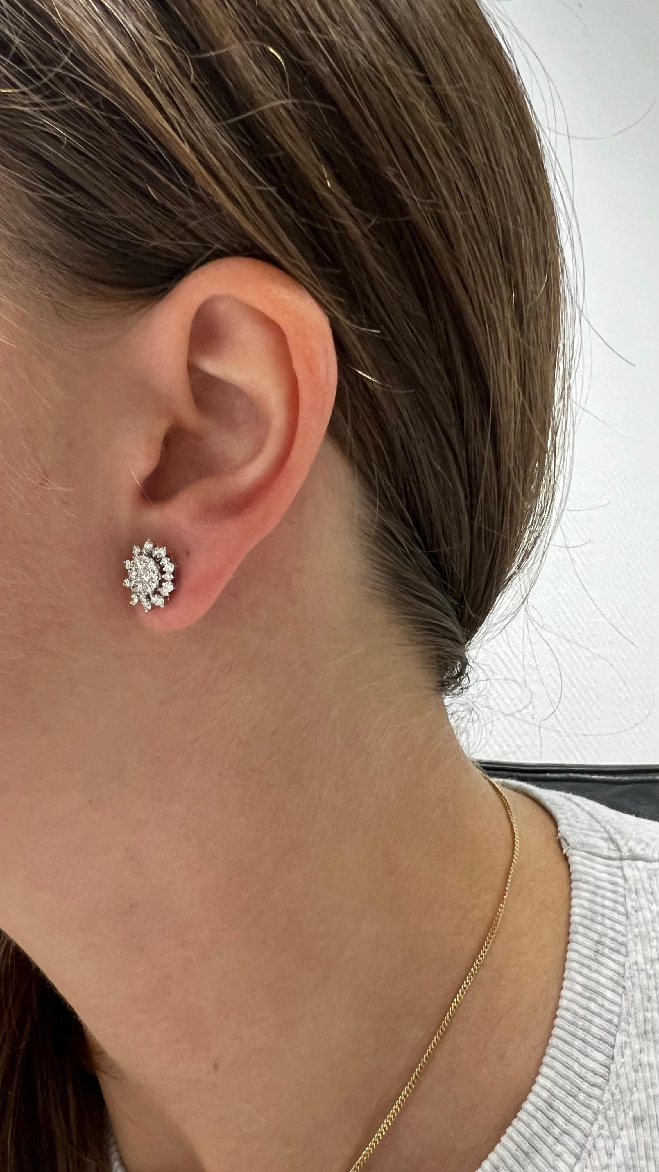 Women's or Men's Natural Diamonds 1.02 Carats 18KT White Gold Classic Cluster Stud Earrings For Sale