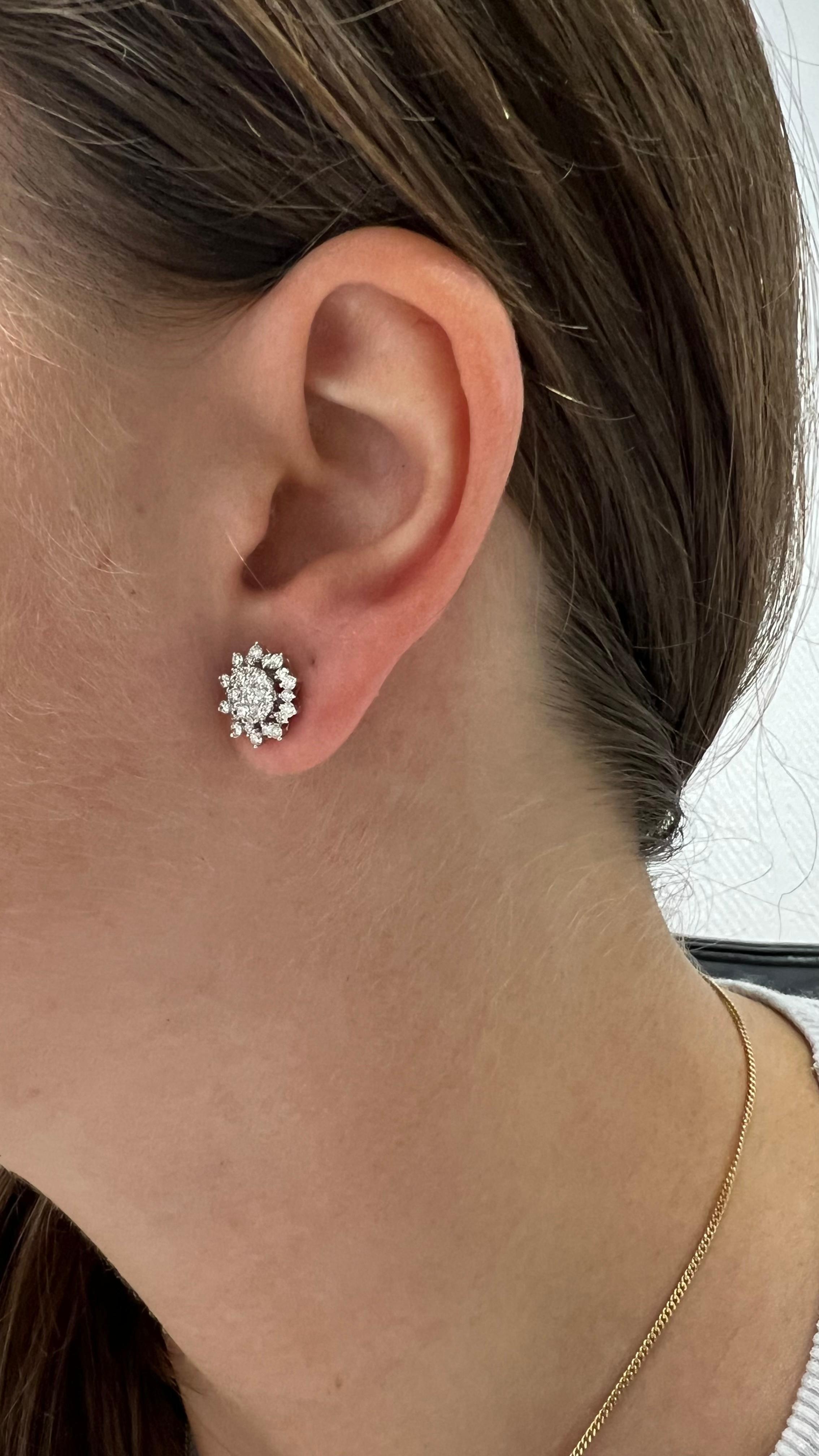 Natural Diamonds 1.02 Carats 18KT White Gold Classic Cluster Stud Earrings For Sale 1