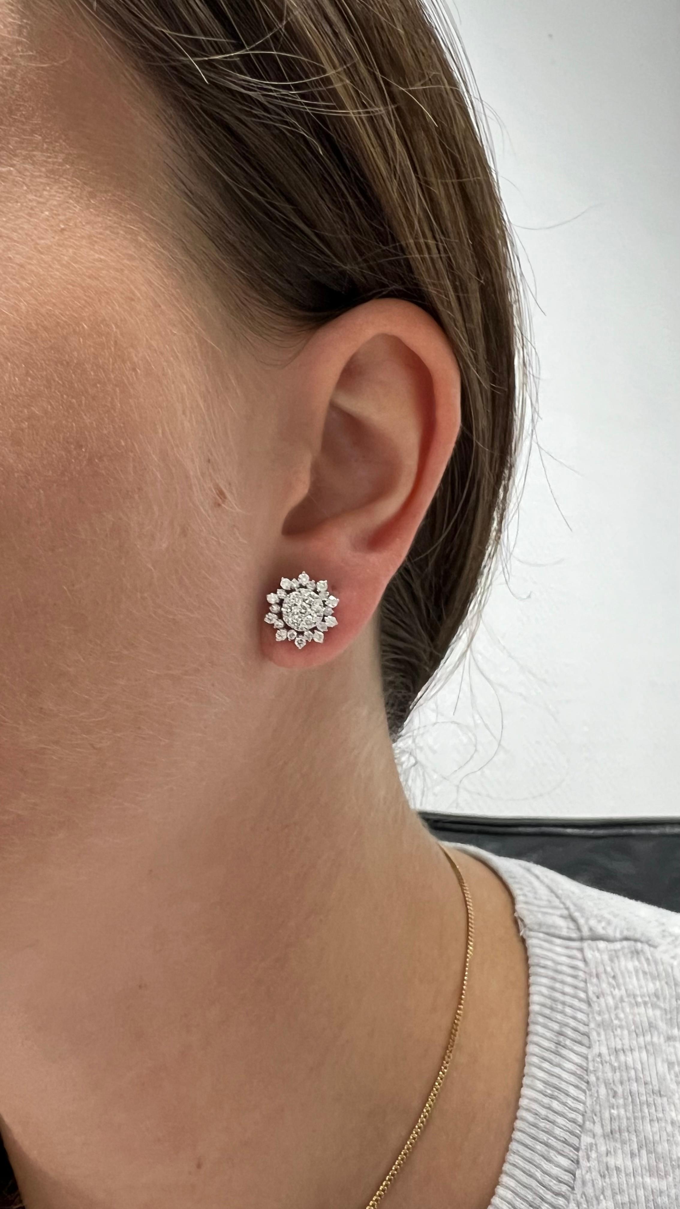 Natural Diamonds 1.02 Carats 18KT White Gold Classic Cluster Stud Earrings For Sale 3