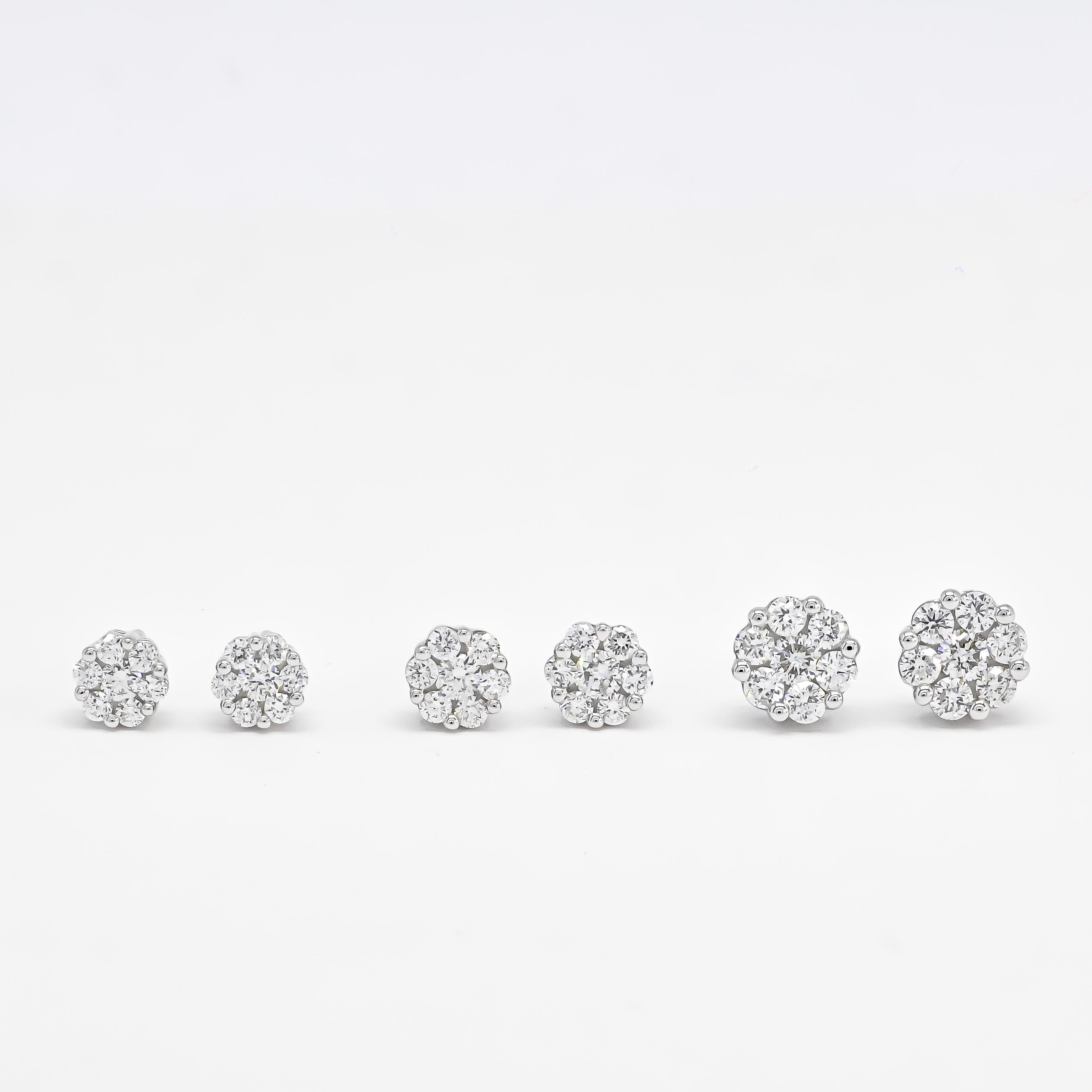 Natürliche Diamanten 1,10 Karat 18KT Weißgold Classic Cluster-Ohrstecker im Angebot 2