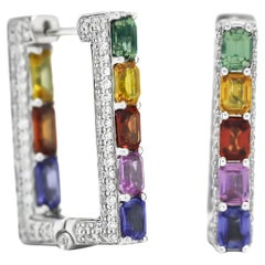 Natürliche Diamanten 1,55 Karat 18 Karat Weißgold 4,54 Karat Regenbogen-Saphire Creolen mit natürlichen Diamanten
