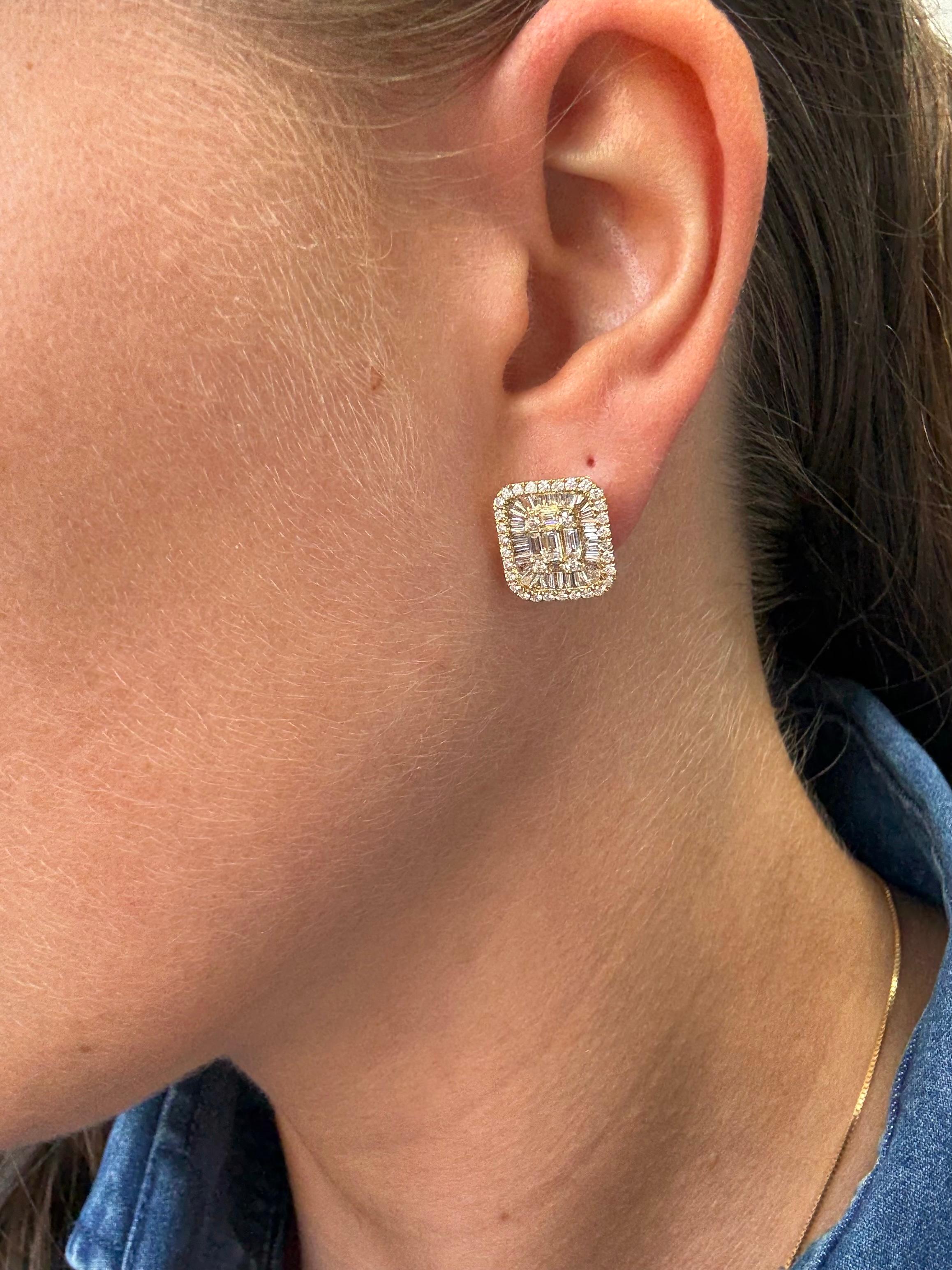 Diamants naturels 1.90 CTS Or jaune 18 carats  Boucles d'oreilles Halo Cluster Neuf - En vente à Antwerpen, BE