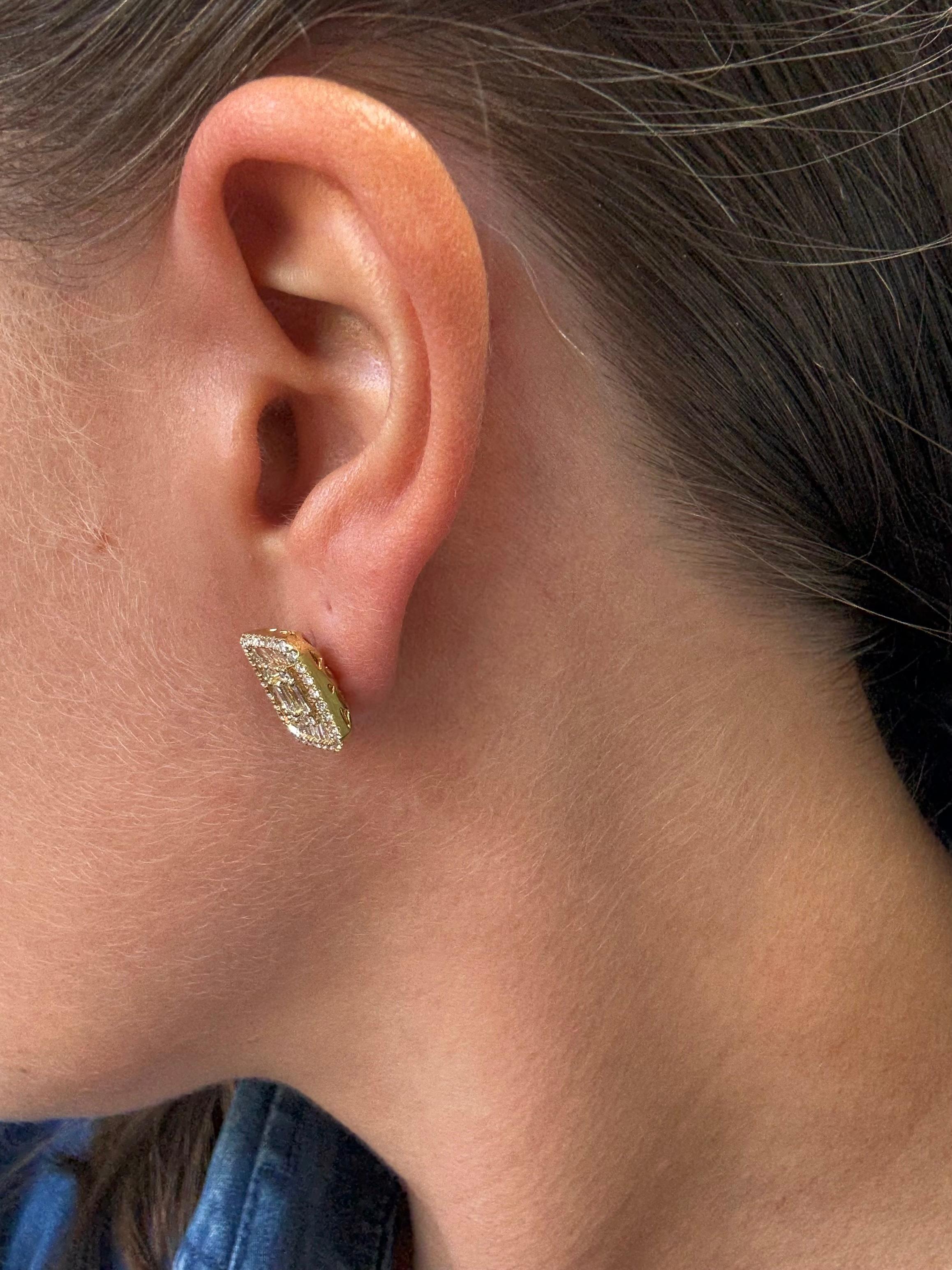 Diamants naturels 1.90 CTS Or jaune 18 carats  Boucles d'oreilles Halo Cluster Unisexe en vente