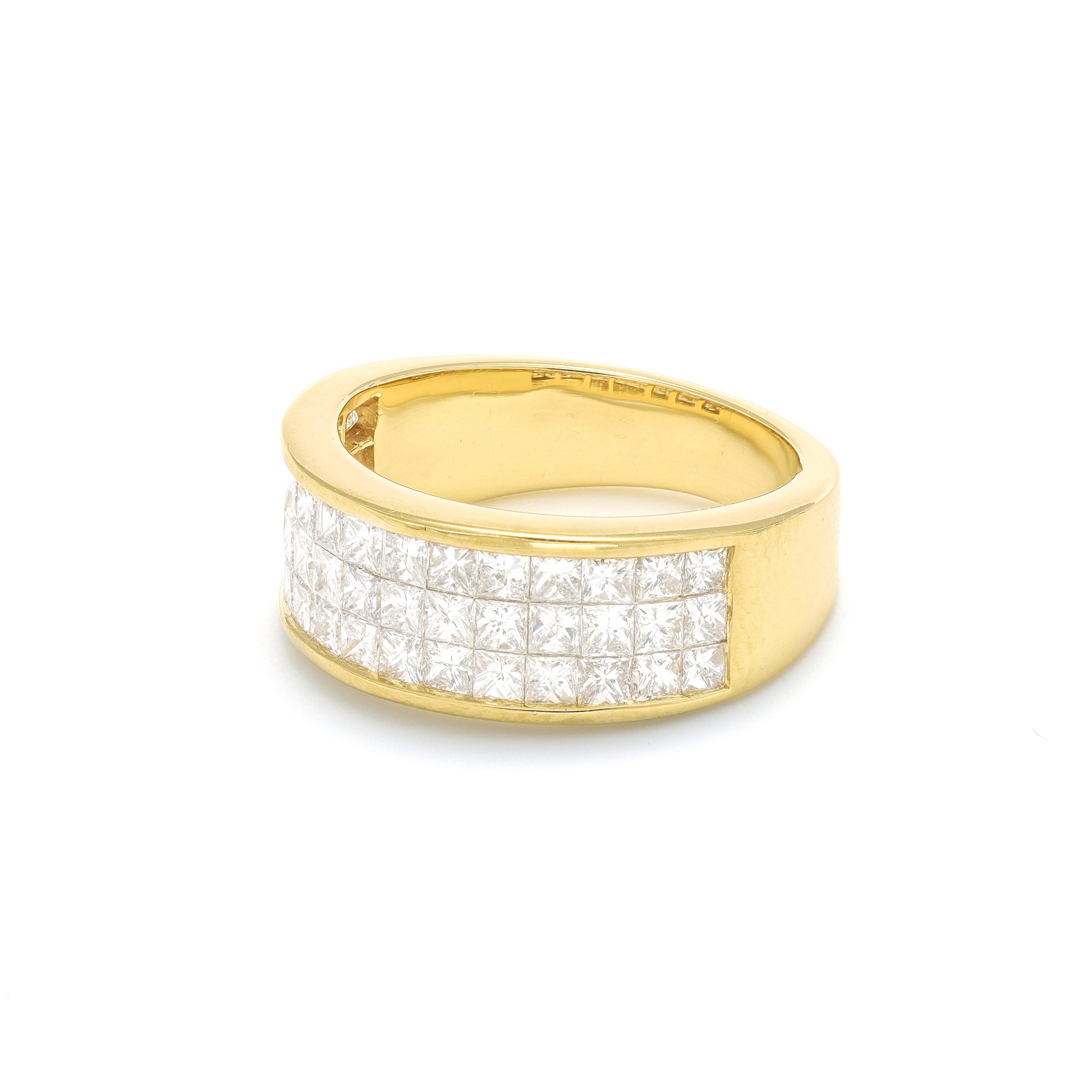 Presenting an extraordinary ring that marries bold design with exquisite craftsmanship—our yellow gold statement ring, showcasing an innovative geometric layout of horizontally set princess-cut diamonds. This stunning piece, with an impressive 2.10