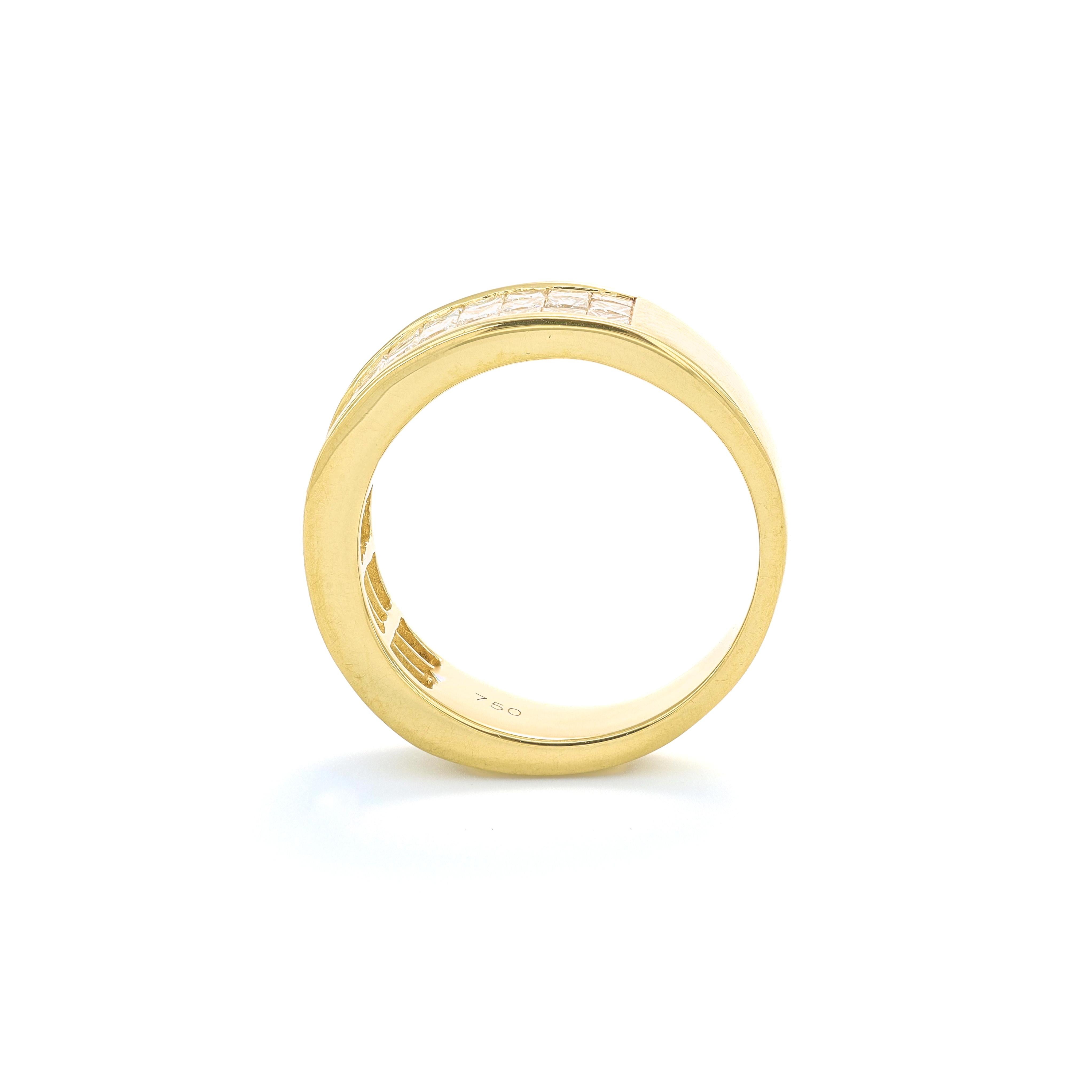 Natural Diamonds 2.10 carats 18KT Yellow Gold Princess Wedding Band Ring In New Condition For Sale In Antwerpen, BE