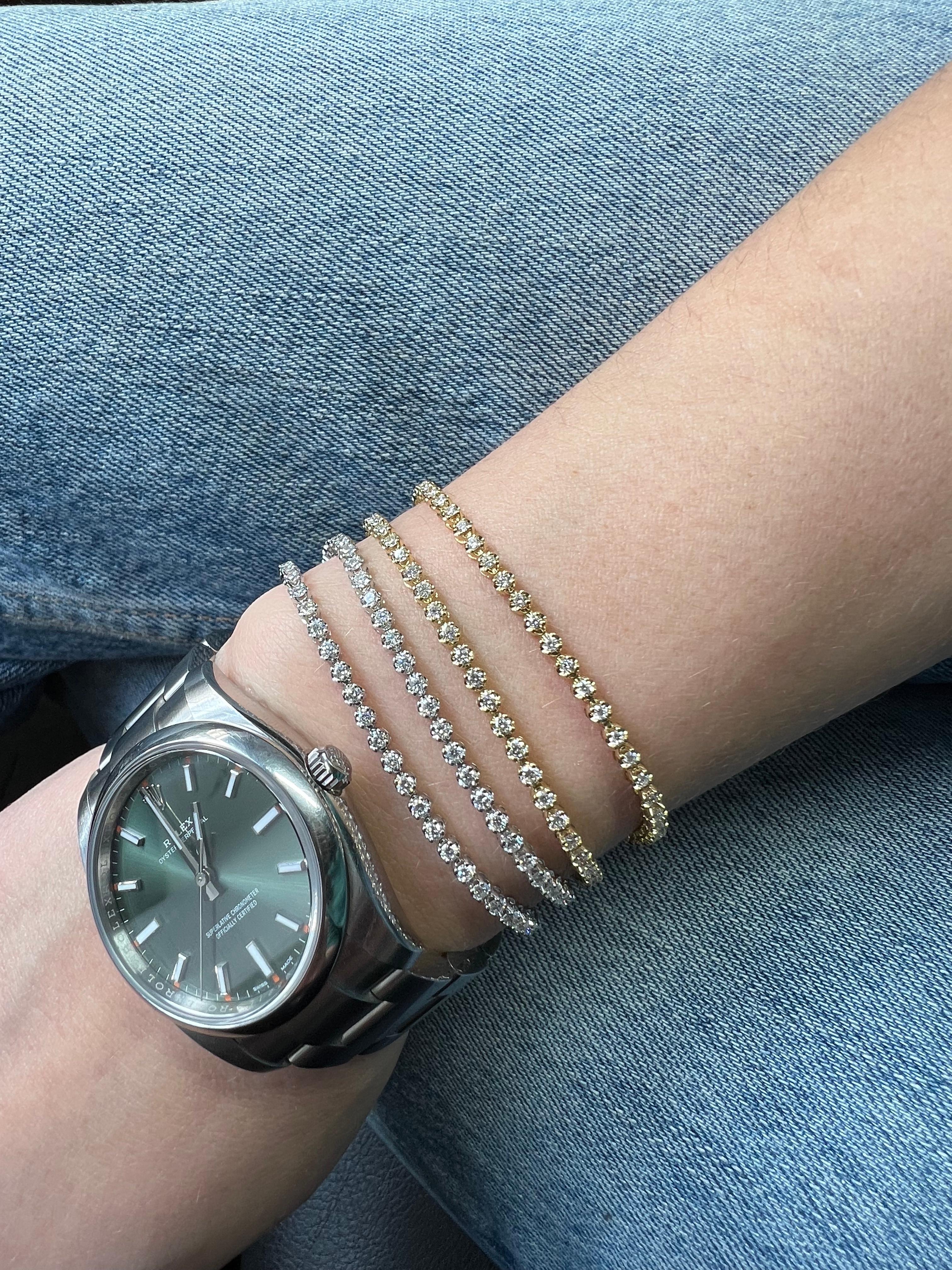 Bracelet de tennis classique en or blanc 18KT avec diamants Nature 4.00 carats en vente 2