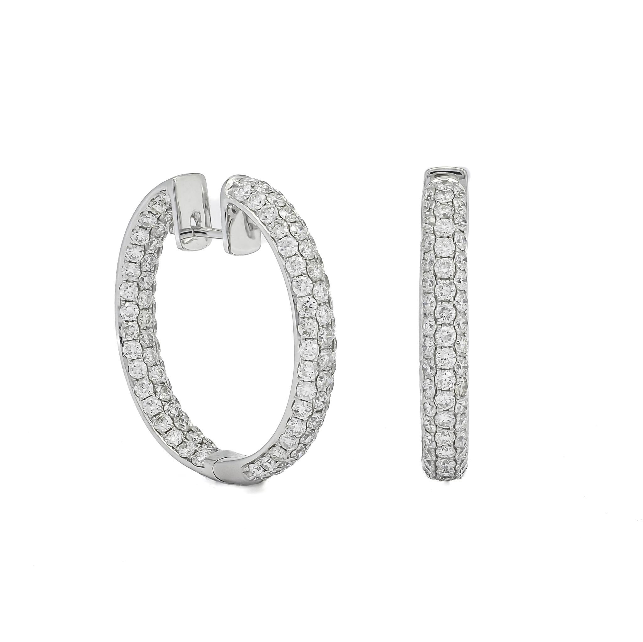 Modern Natural Diamonds 4.55 Carats 18 Karat White Gold 'in and Out' Hoop Earrings  For Sale