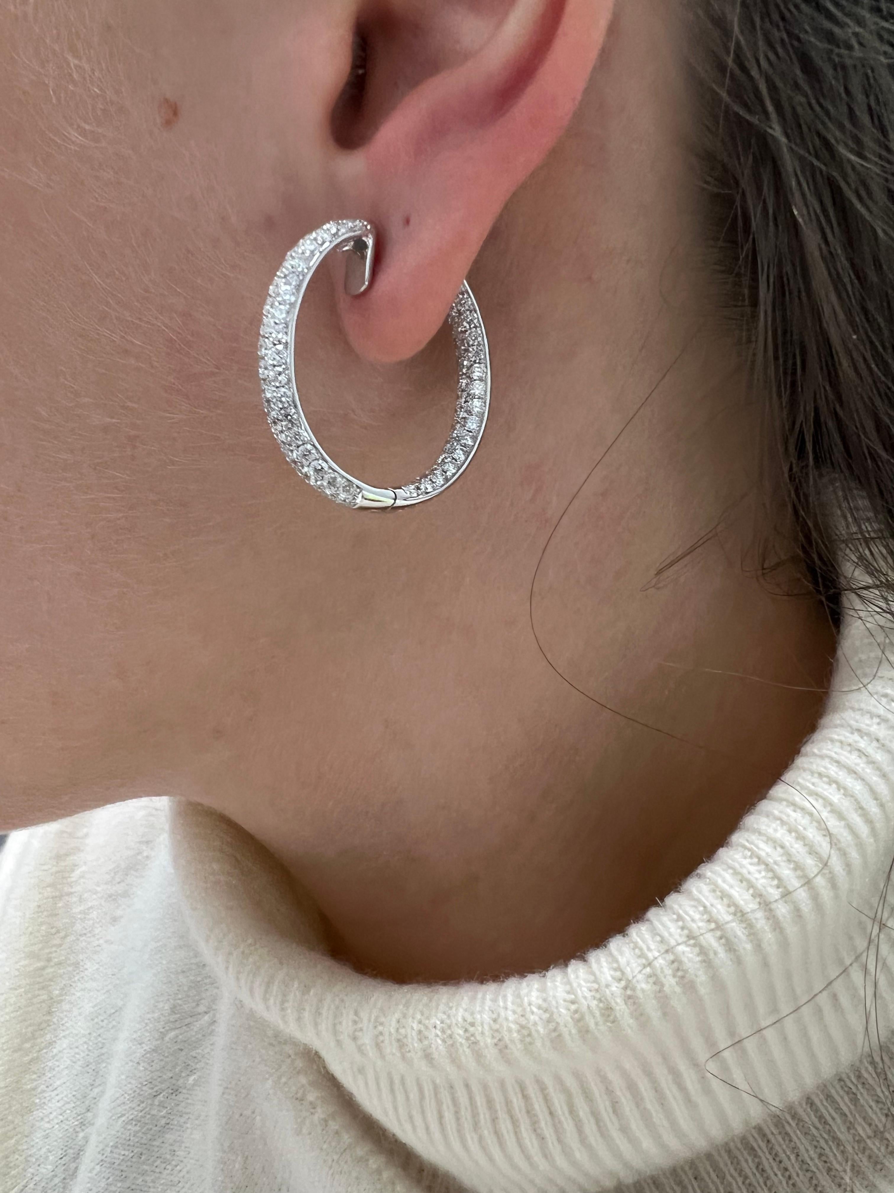 Natural Diamonds 4.55 Carats 18 Karat White Gold 'in and Out' Hoop Earrings  For Sale 2