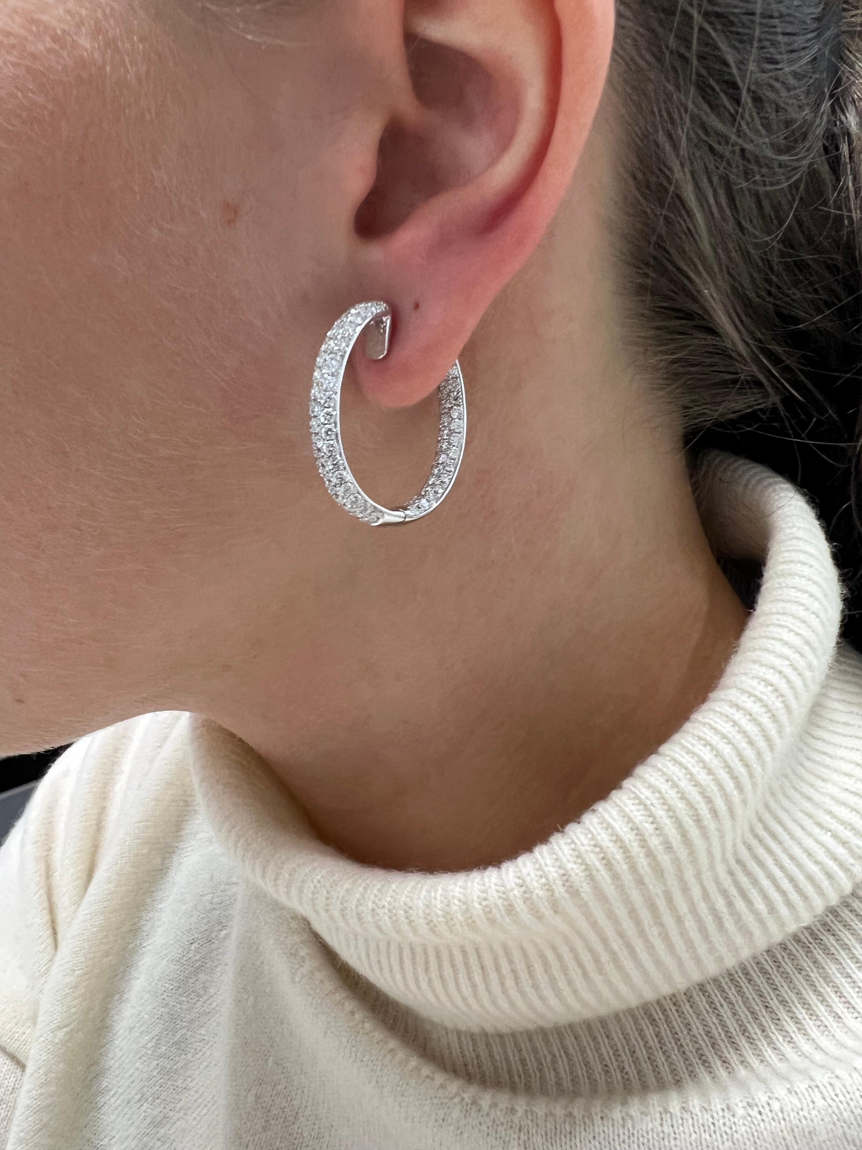 Natural Diamonds 4.55 Carats 18 Karat White Gold 'in and Out' Hoop Earrings  For Sale 3