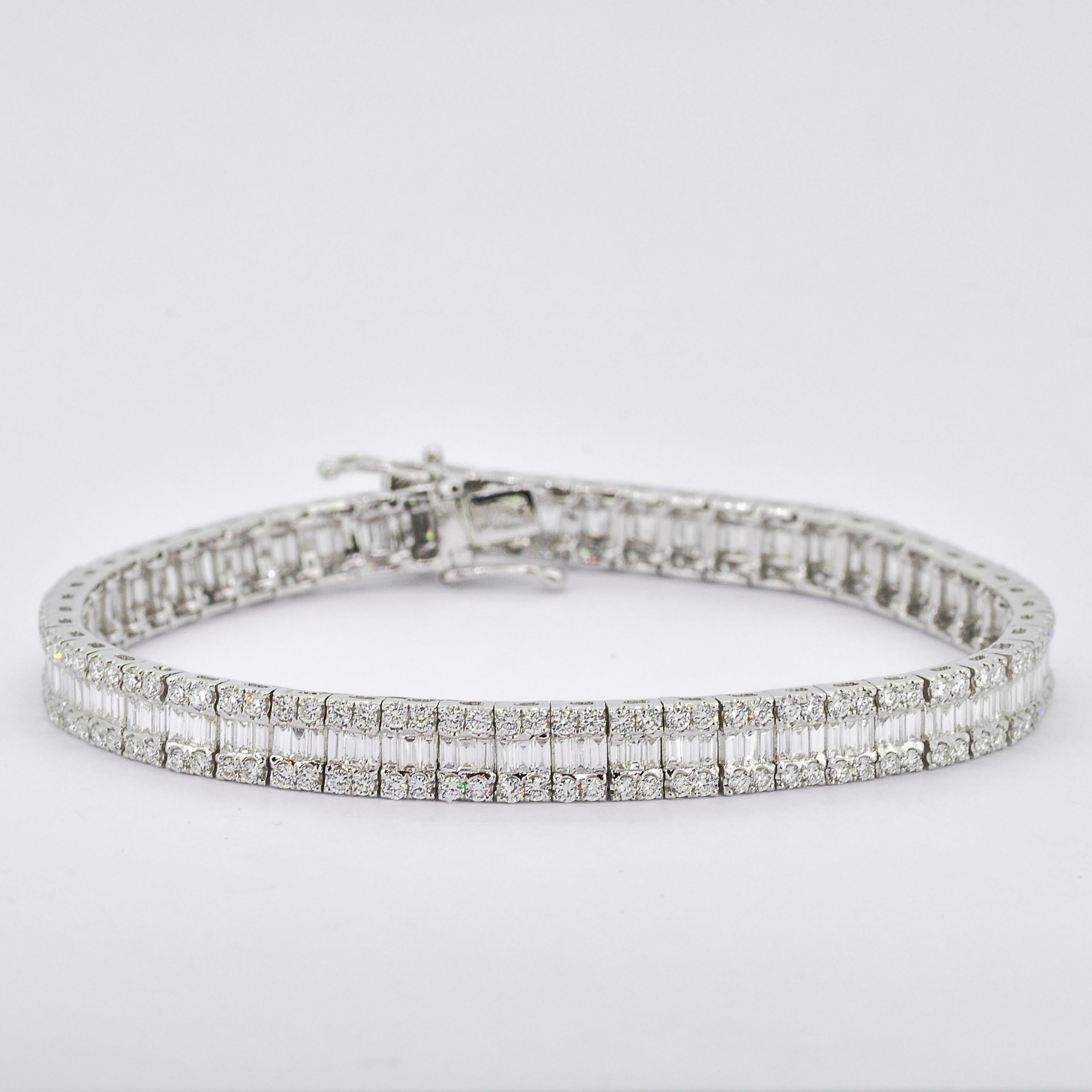 Diamanti naturali 6,7 carati in oro bianco 18KT Bracciale tennis Baguette in vendita 2