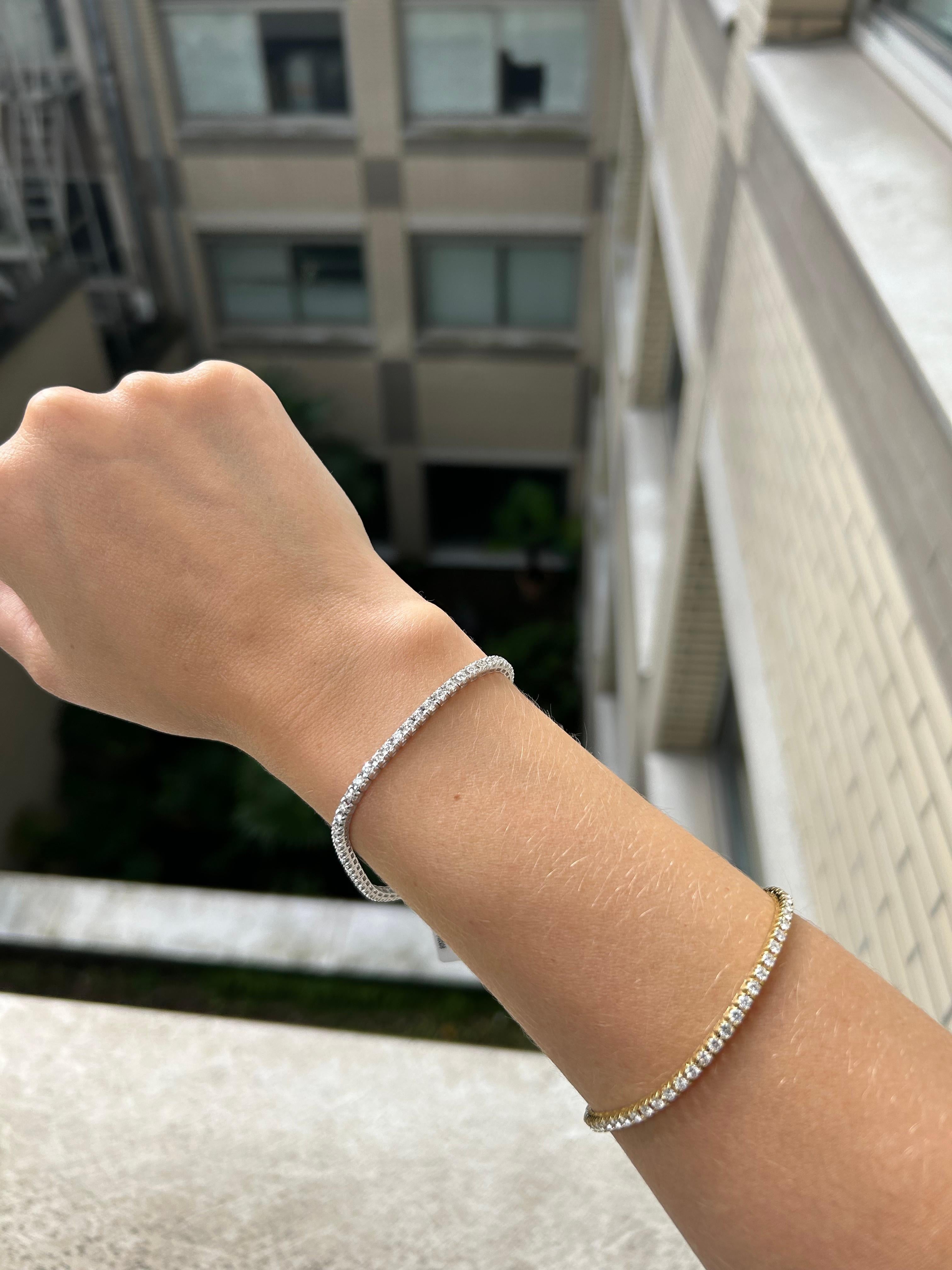 Modernes Tennisarmband aus 18 Karat Weißgold mit natürlichen Diamanten 8,00 Karat im Angebot 5