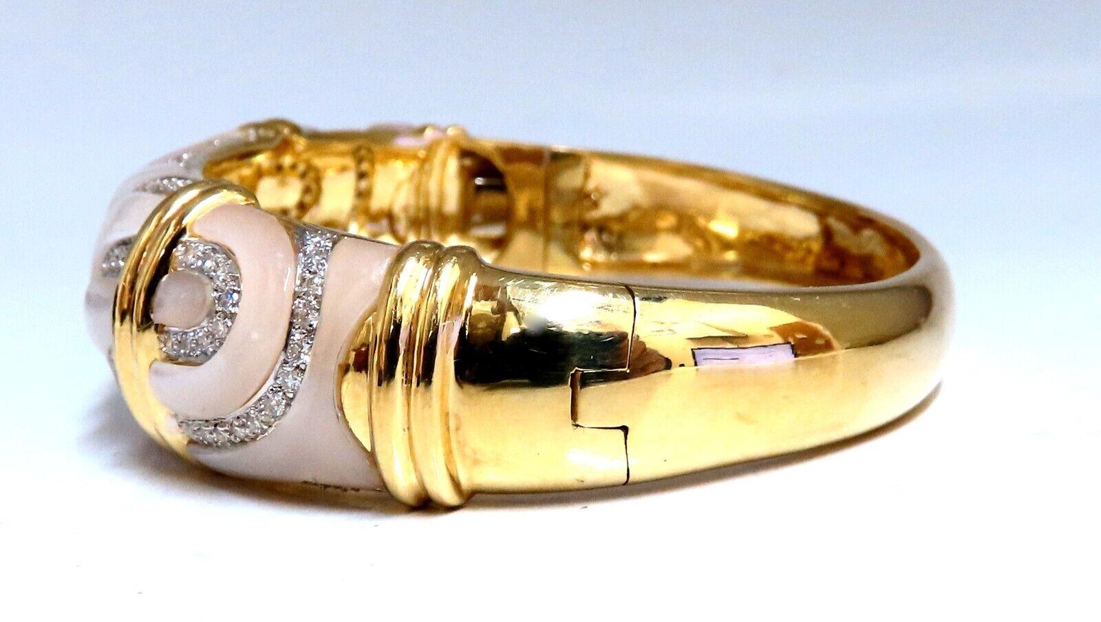 Natural Diamonds Carved Mother of Pearl Bangle Bracelet 18kt In New Condition For Sale In New York, NY