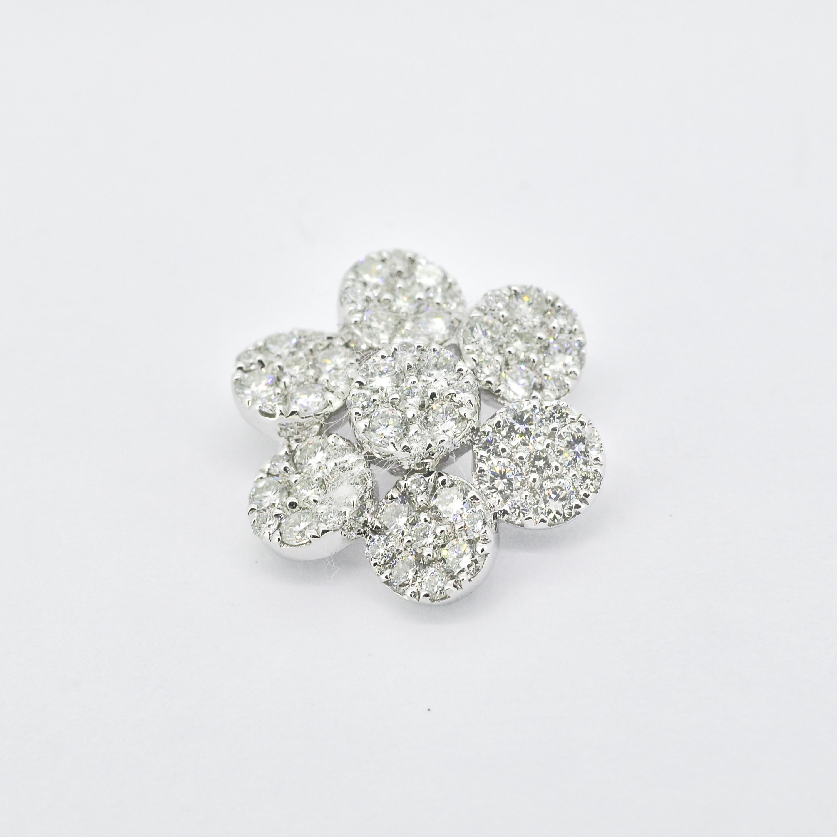 Natural Diamonds Pendant 0.80 CT 18KT White Gold Flower Chain Pendant Necklace For Sale 1