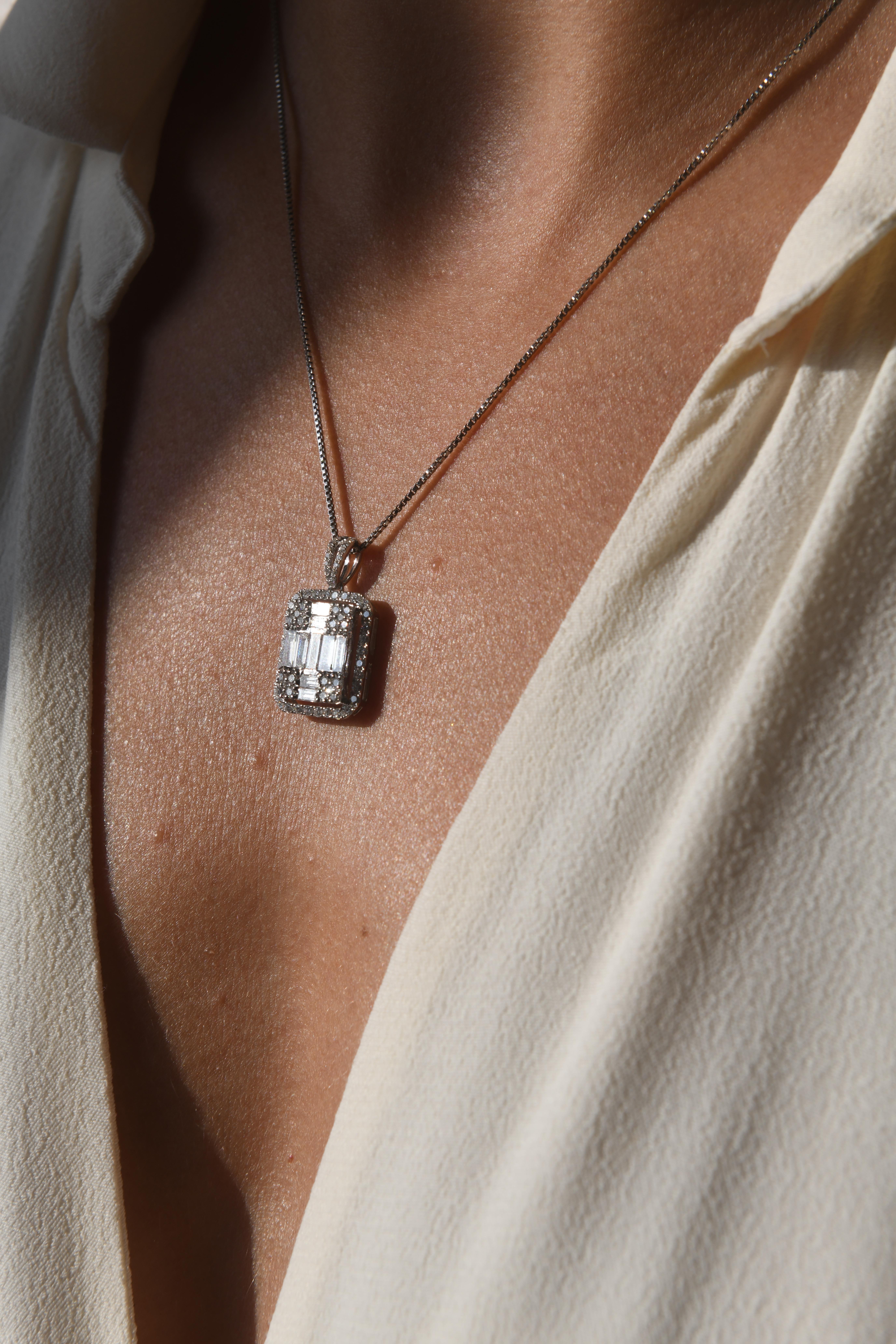 Natural Diamonds Pendant 1.65 ct 18KT White Gold Statement Pendant Necklace For Sale 2