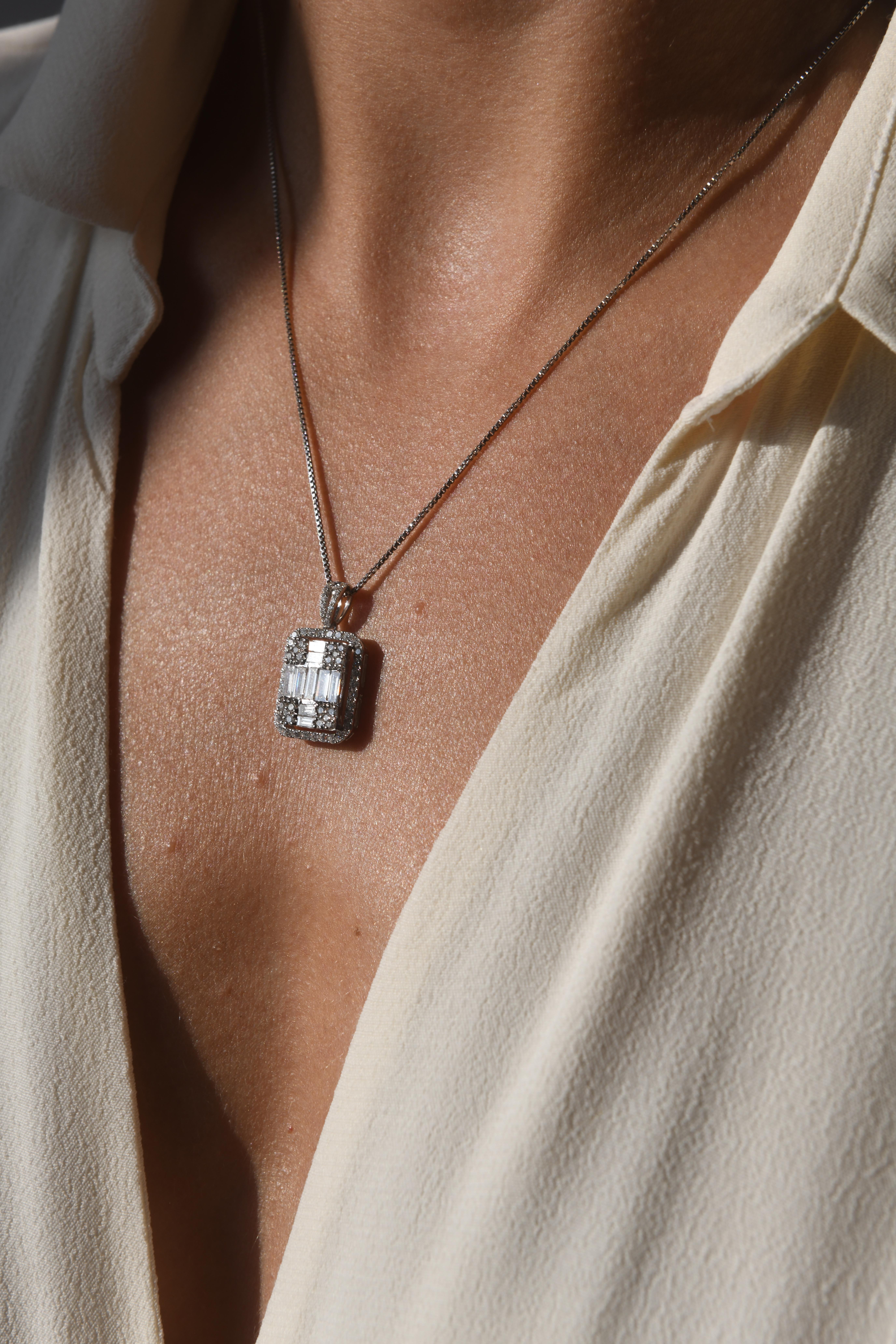 Natural Diamonds Pendant 1.65 ct 18KT White Gold Statement Pendant Necklace For Sale 3