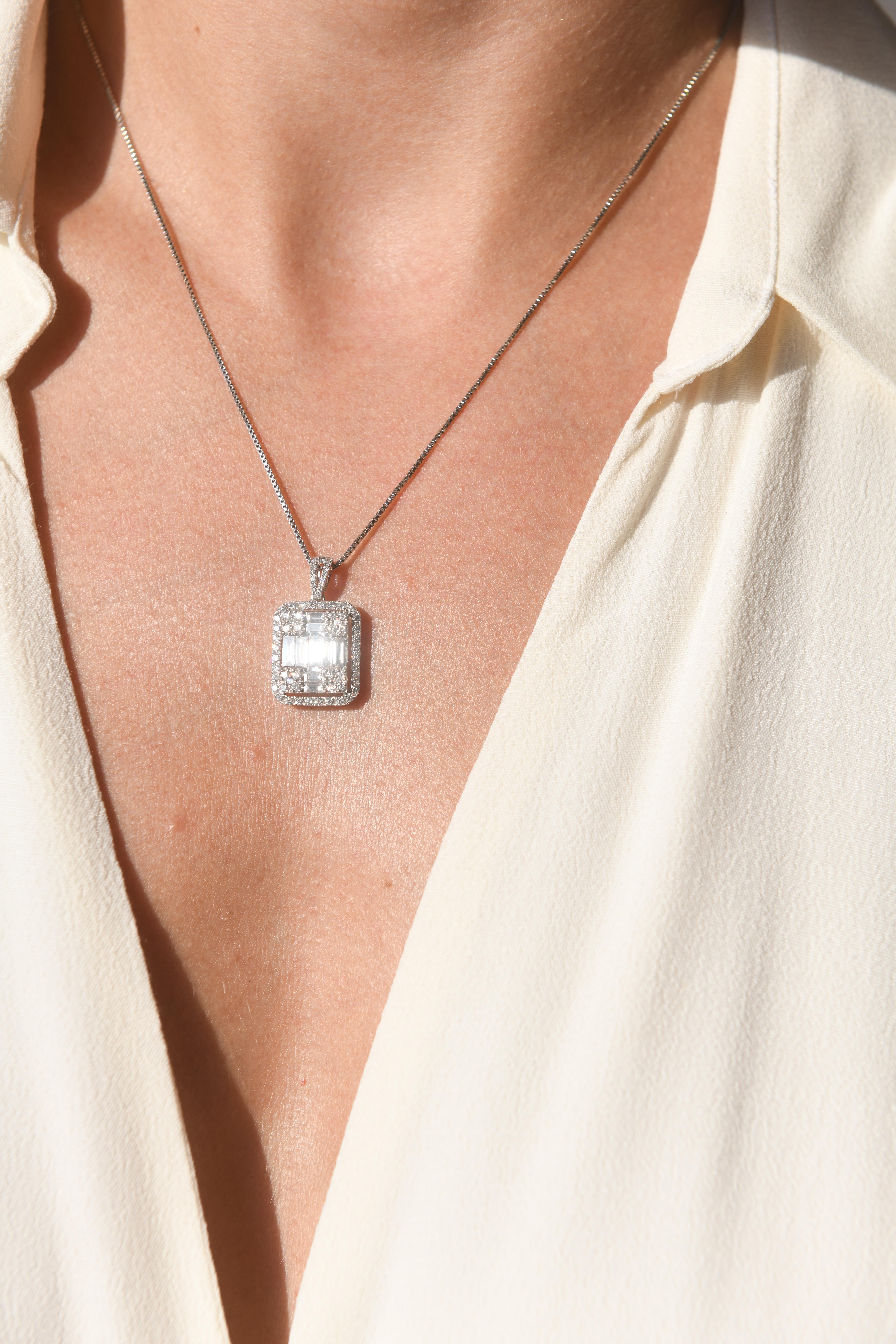 Natural Diamonds Pendant 1.65 ct 18KT White Gold Statement Pendant Necklace For Sale 5