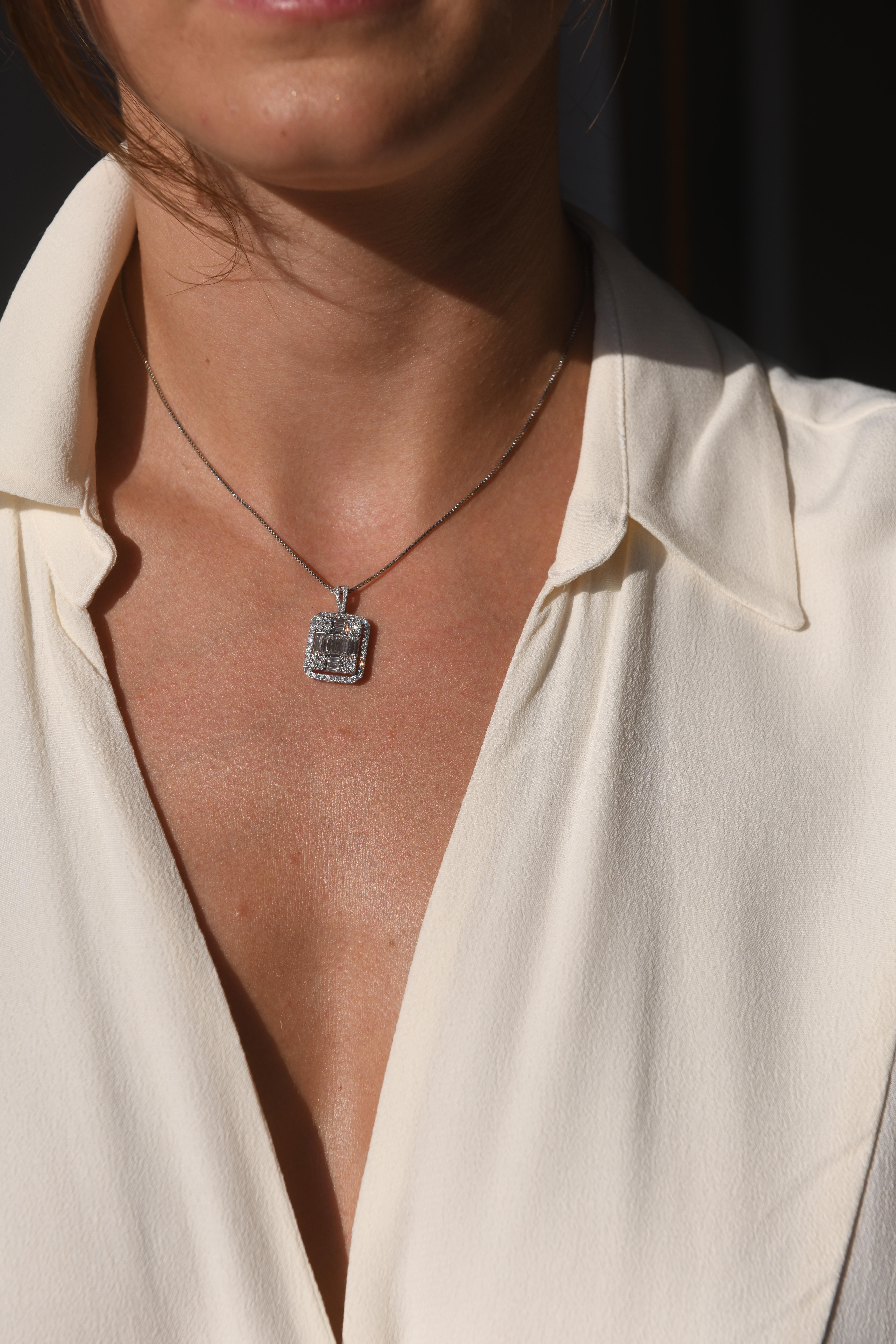 Natural Diamonds Pendant 1.65 ct 18KT White Gold Statement Pendant Necklace For Sale 1