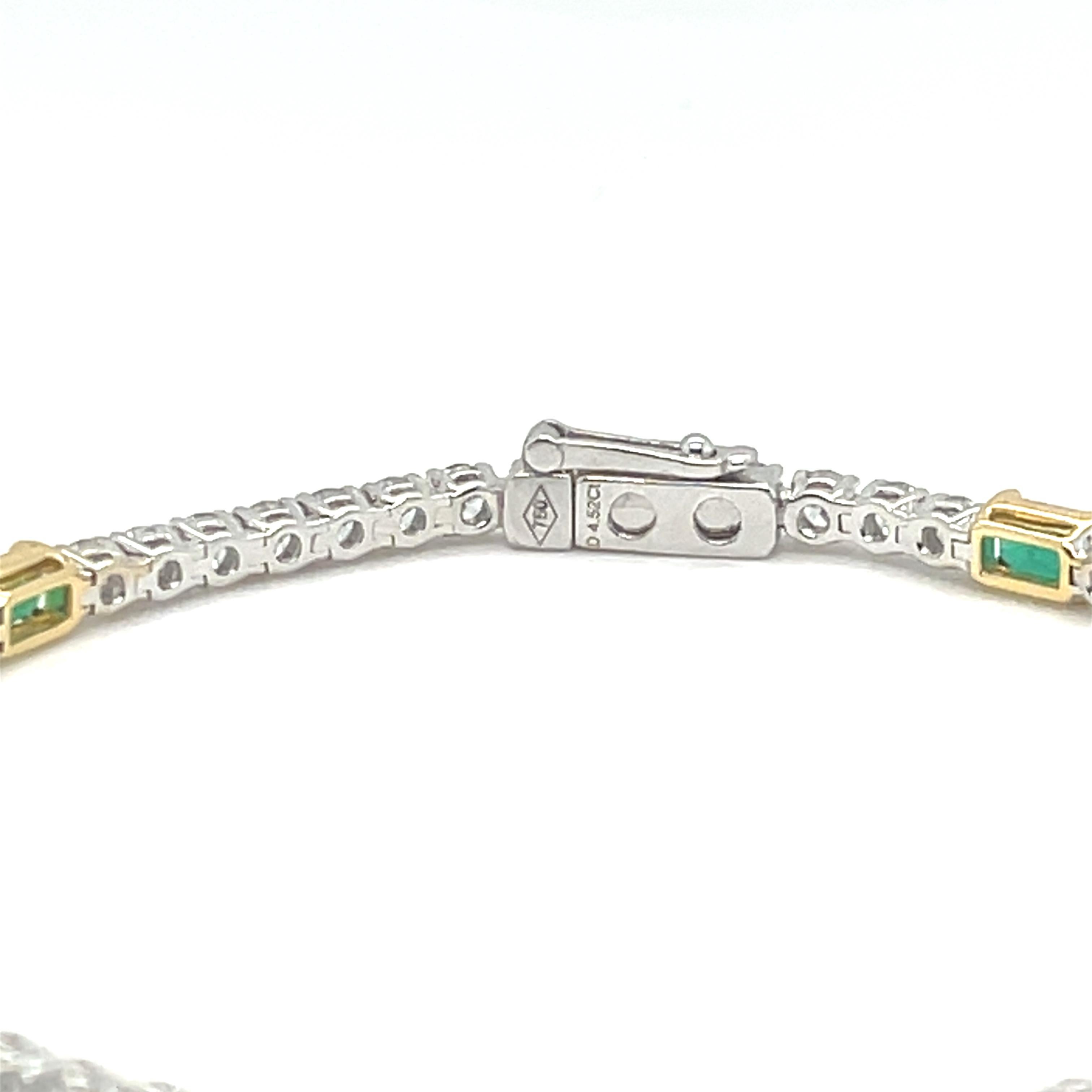 Natürliche Diamanten & strahlend grüne Smaragde, 5,82 Karat, 18 Karat Gold Tennisarmband Damen im Angebot
