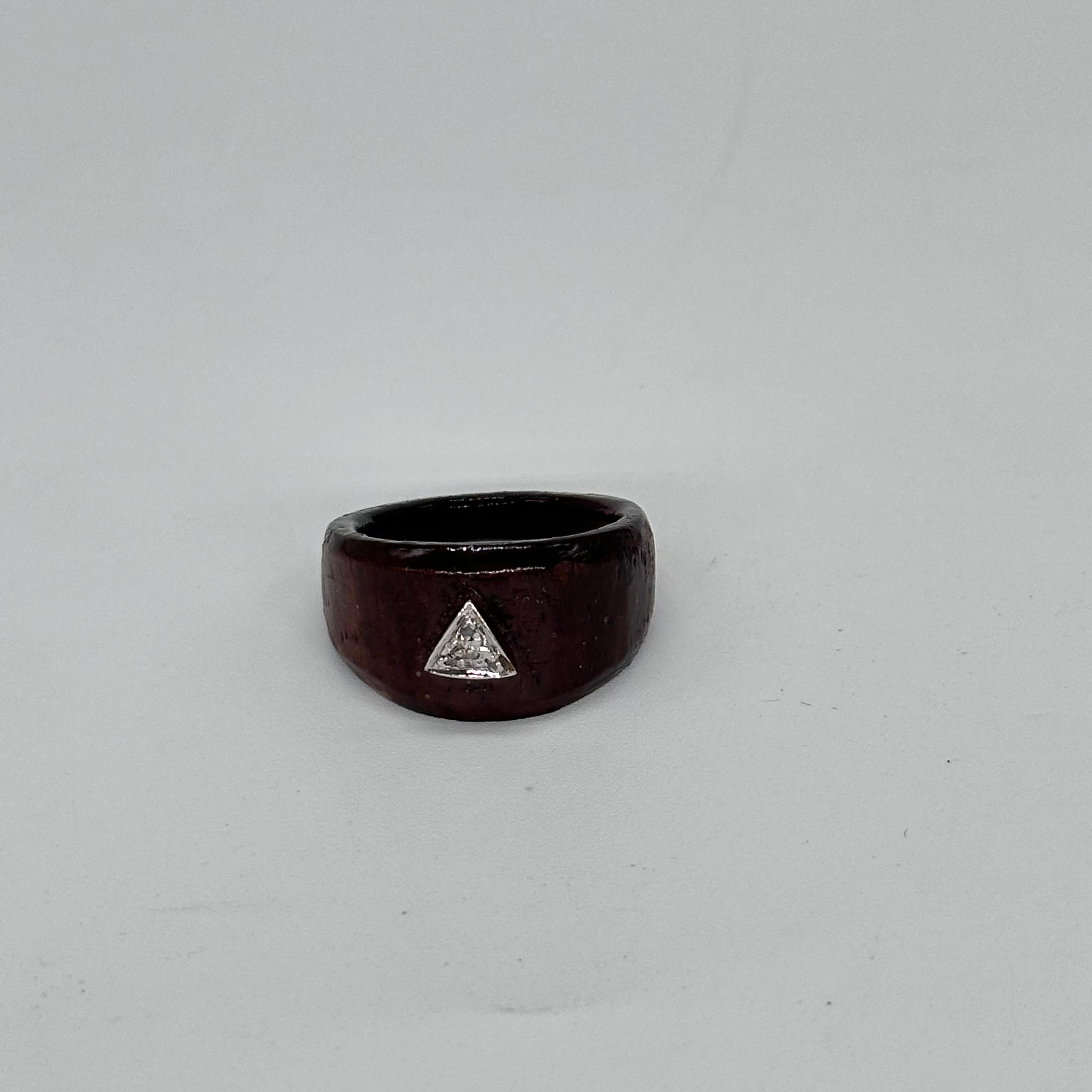 This smart wooden ring consists of;
Diamond type- Natural pave diamonds
Diamond origin- Natural earth mined
Metal- Silver
Metal purity- 925 silver
Metal color- Oxidized silver

