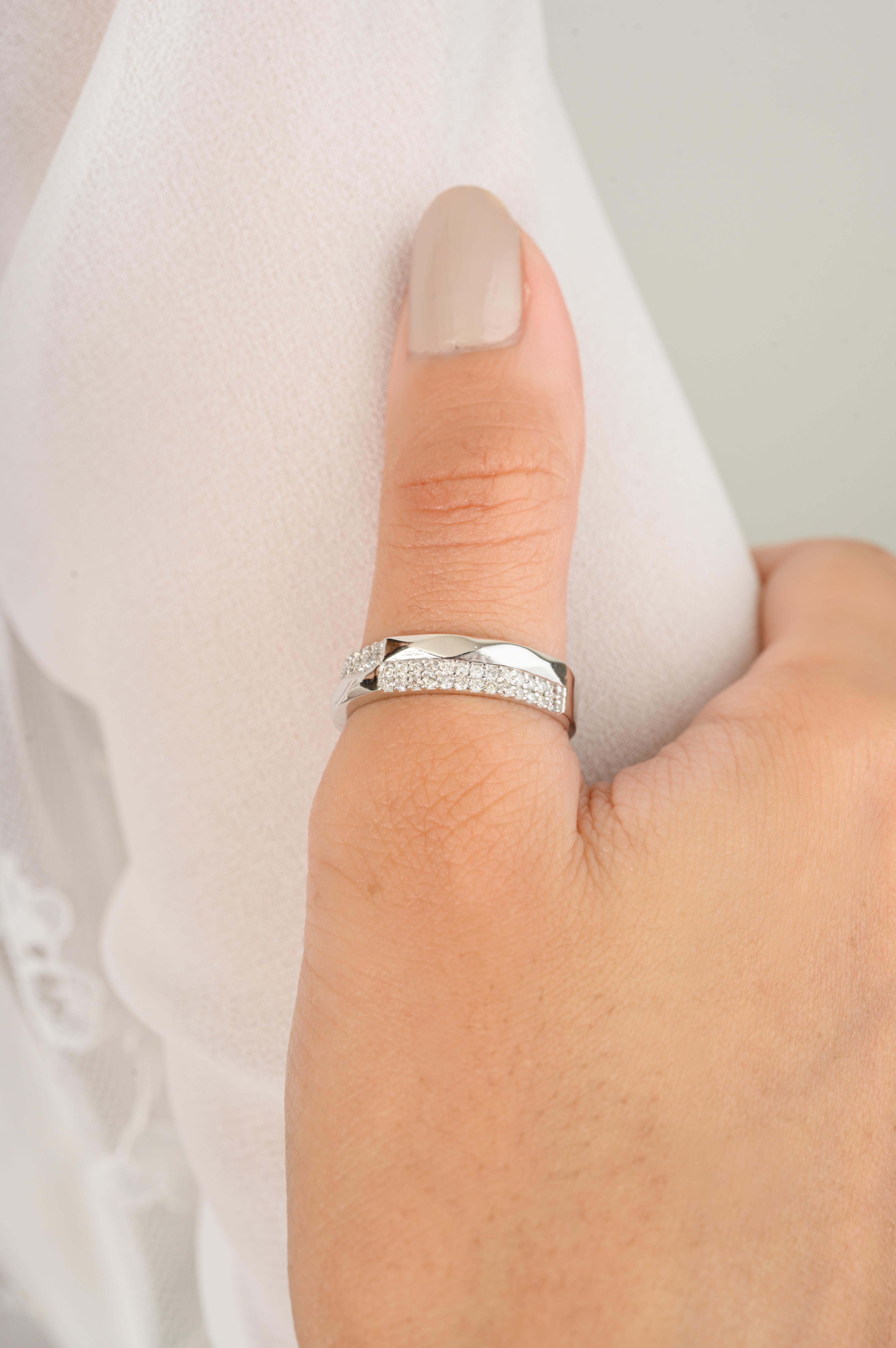 Im Angebot: Unisex Feinschliff Diamant Verlobungsring Geschenk in 18k massivem Weißgold () 6