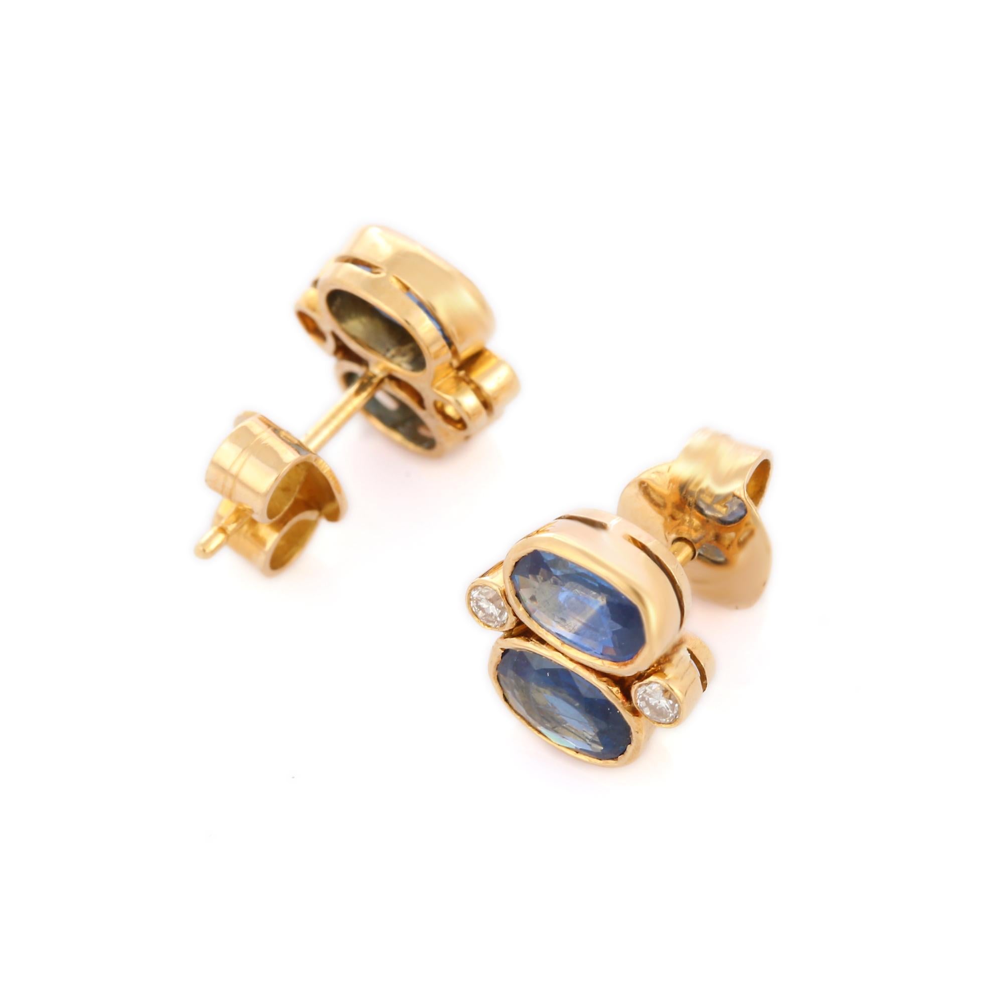 Anglo-Indian Natural Double Stone Blue Sapphire Diamond Stud Earrings in 18K Yellow Gold For Sale