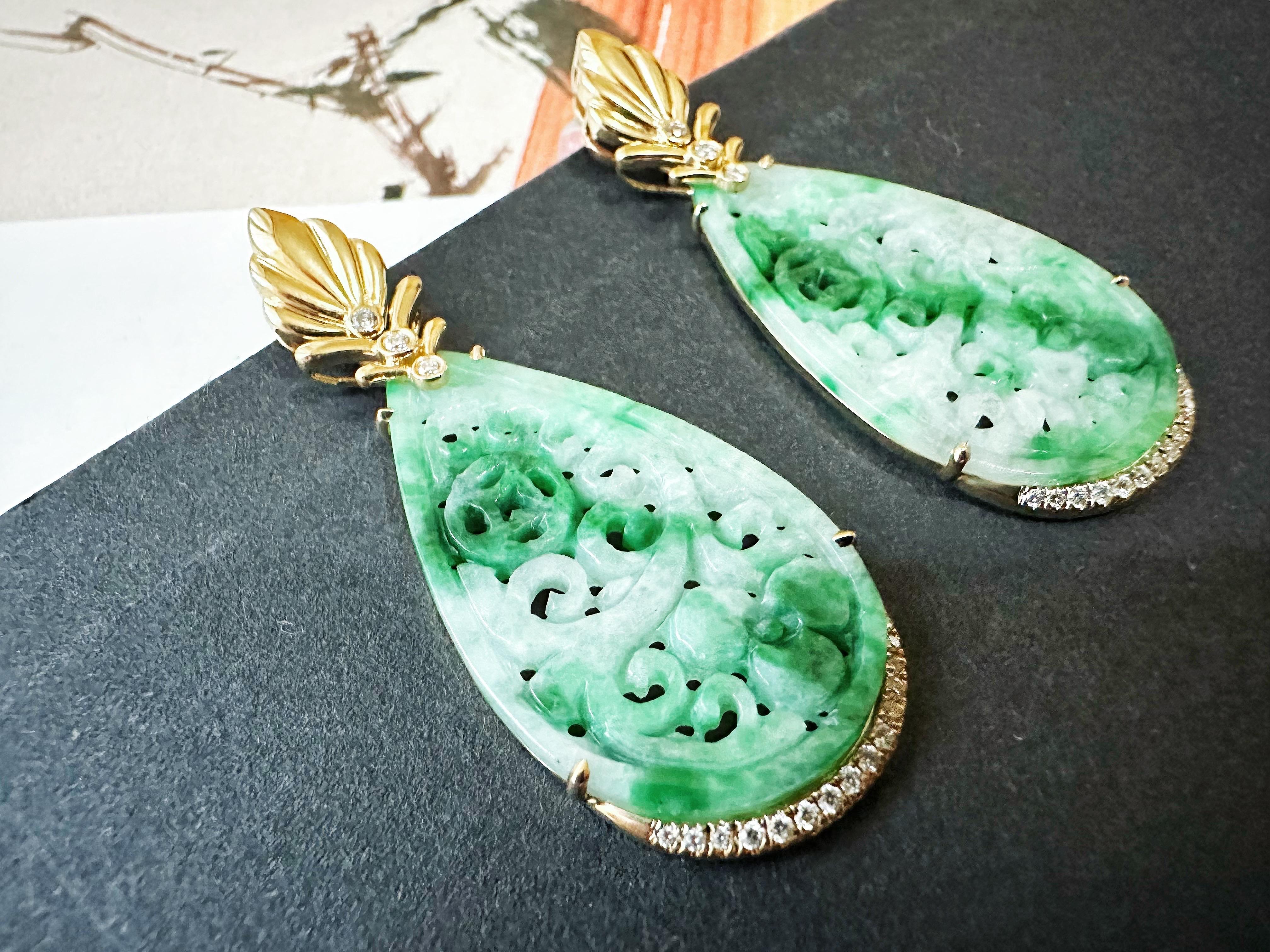 Boucles d'oreilles en jade naturel sculpté en forme de goutte avec Design/One en or 18 carats et diamant en vente 4