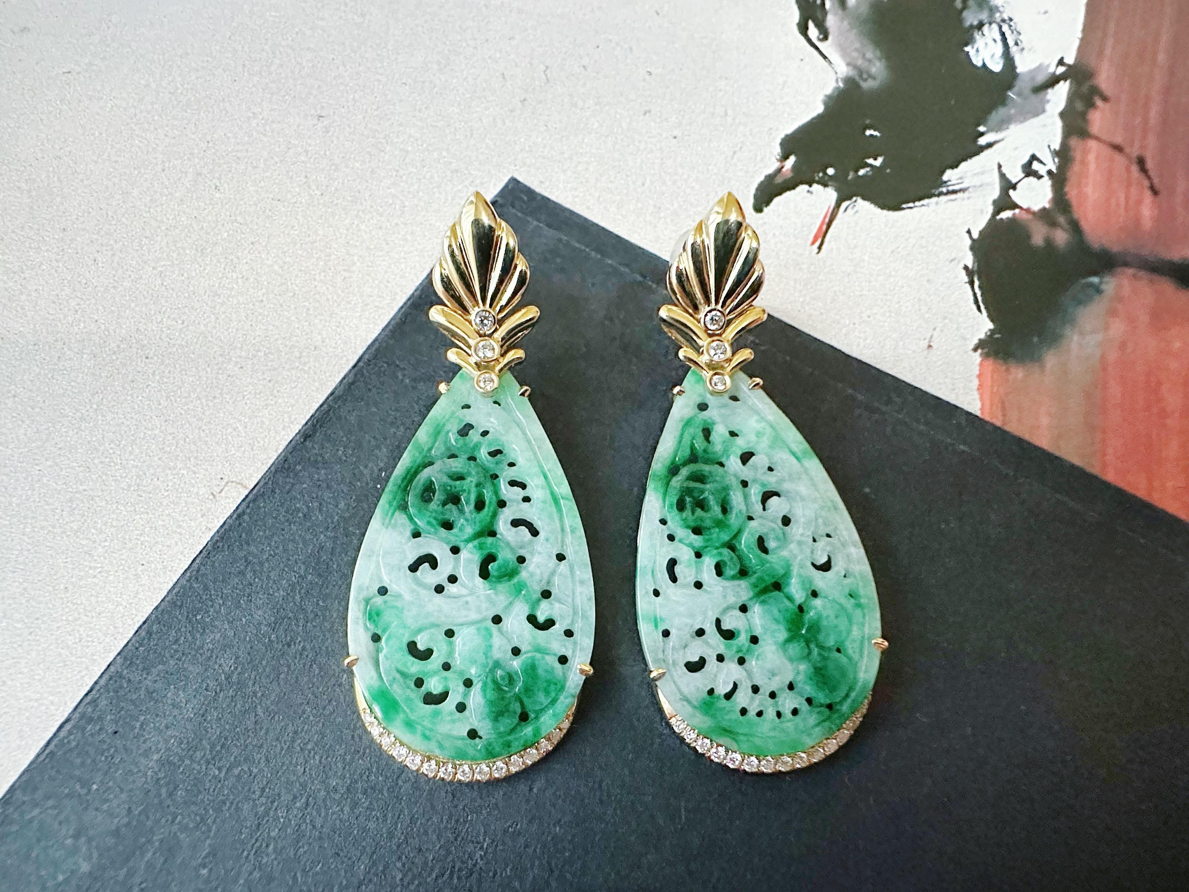 Boucles d'oreilles en jade naturel sculpté en forme de goutte avec Design/One en or 18 carats et diamant Neuf - En vente à Kowloon, HK