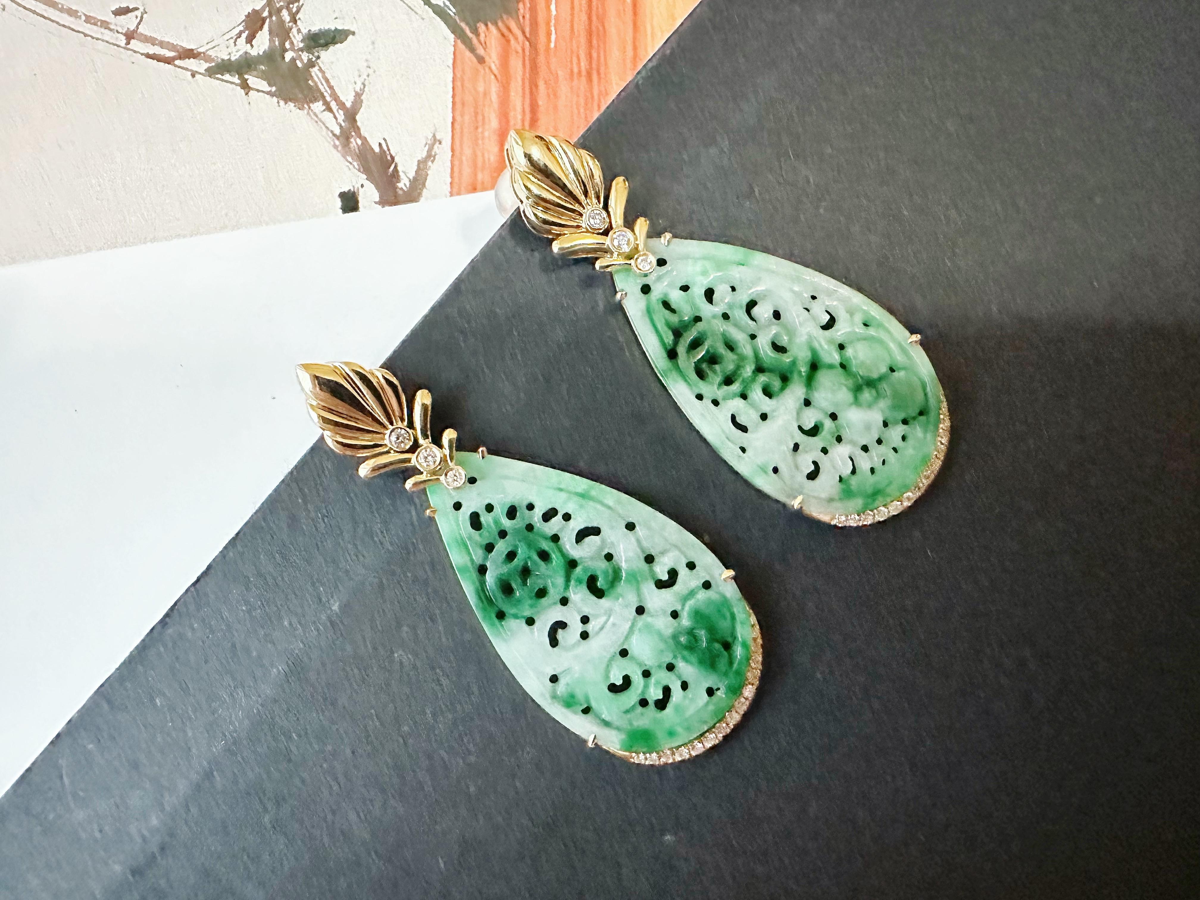 Boucles d'oreilles en jade naturel sculpté en forme de goutte avec Design/One en or 18 carats et diamant en vente 1