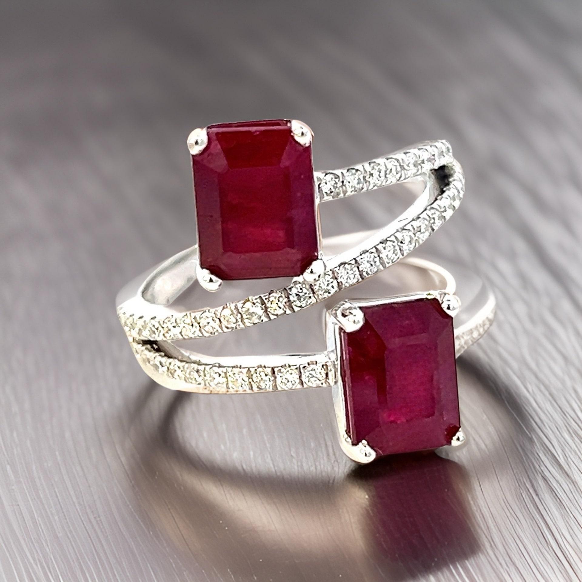 Natural Dual Ruby Diamond Ring 6.5 14k W Gold 5.02 TCW Certified In New Condition For Sale In Brooklyn, NY