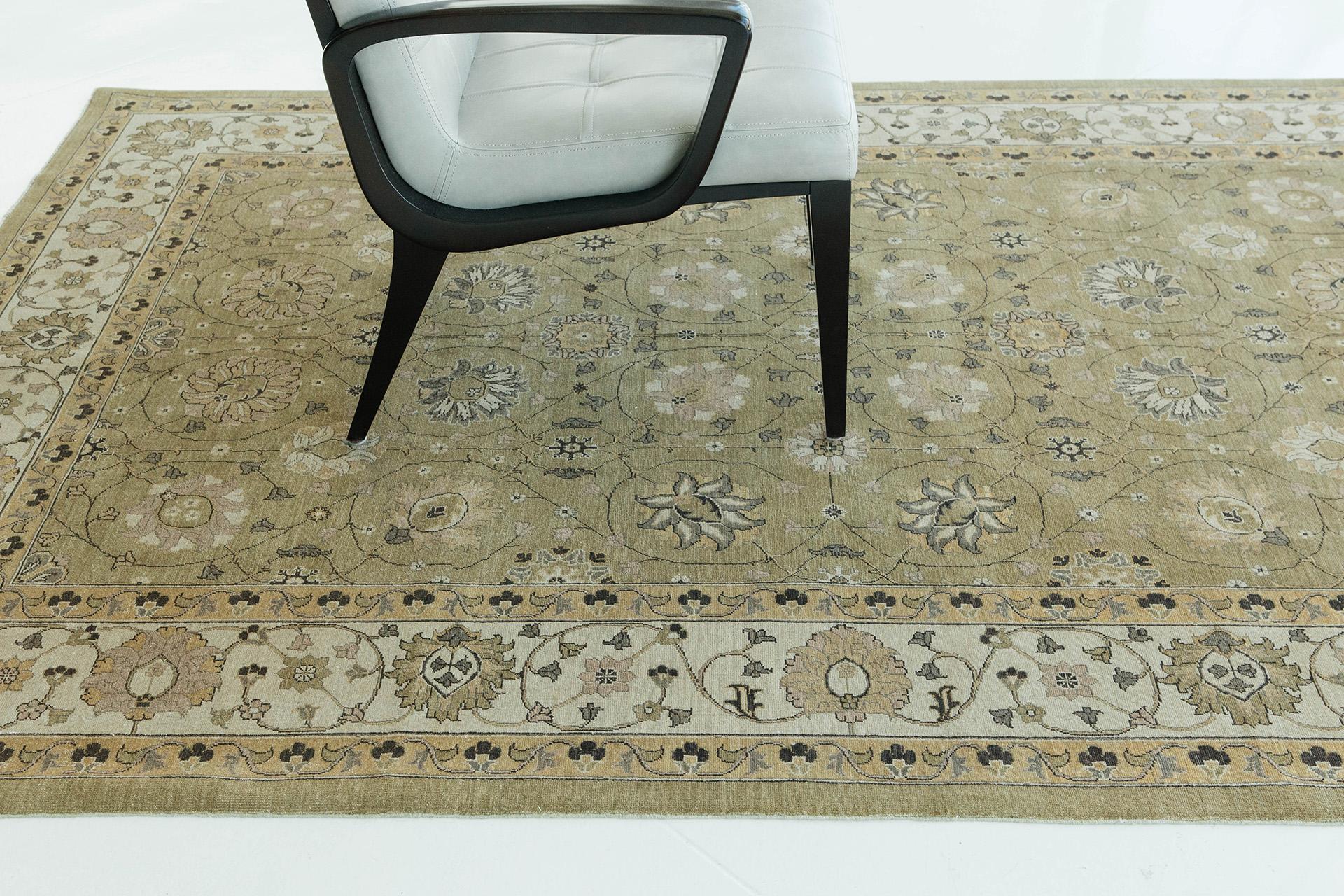 Lana Tappeto classico Tabriz Design Collection Fable a tintura naturale in vendita