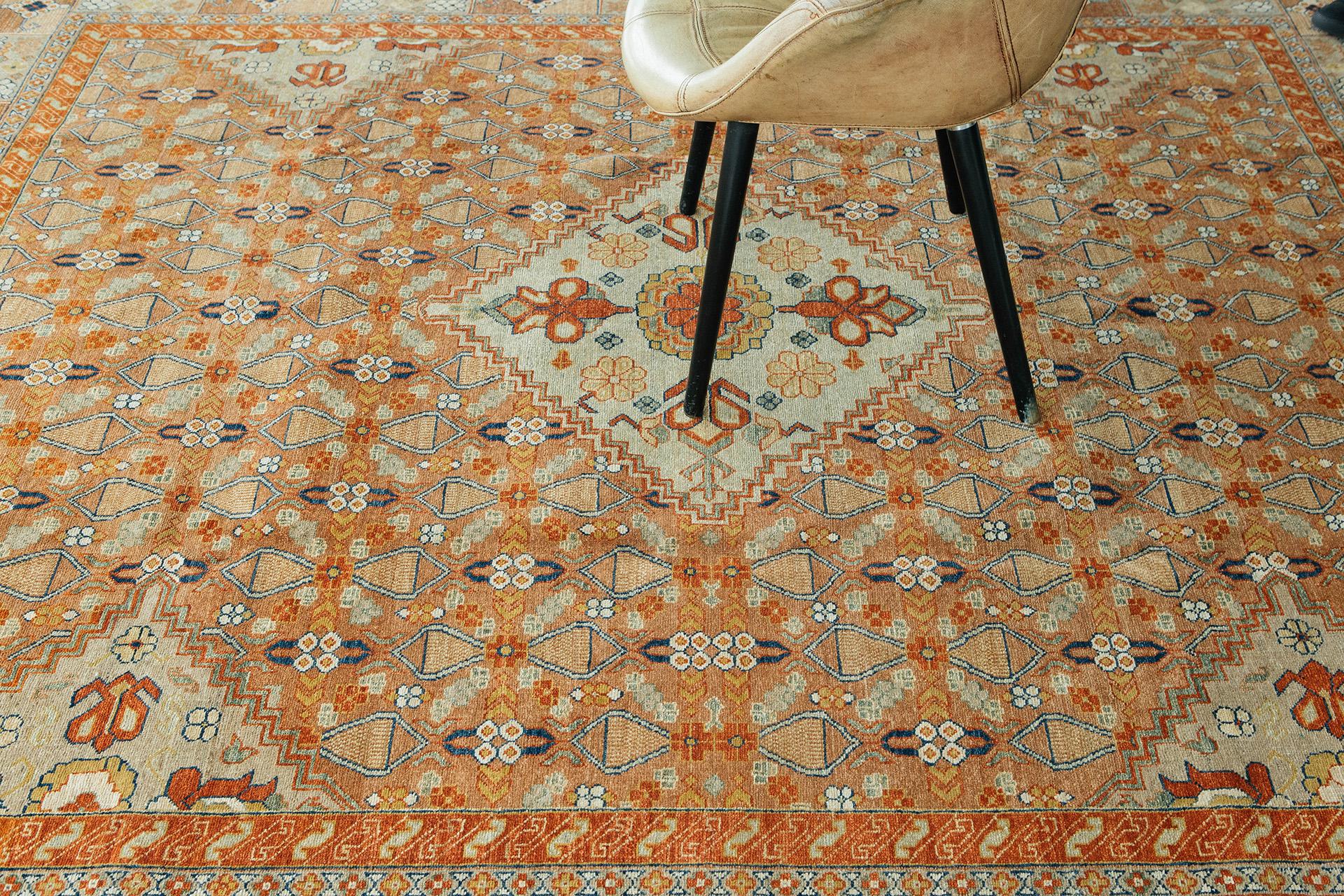 Tapis Malayer Revive en teinture naturelle Neuf - En vente à WEST HOLLYWOOD, CA