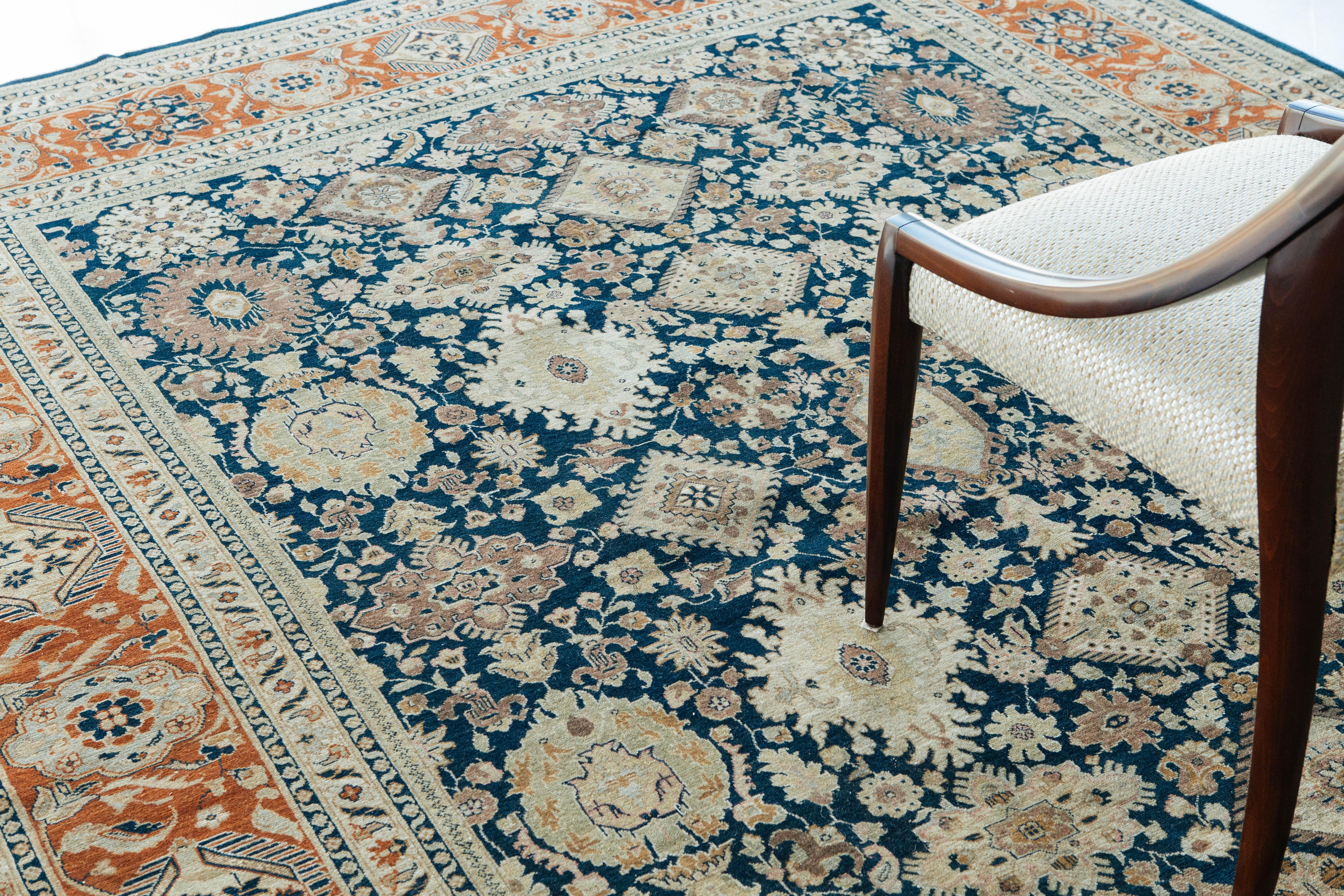 Annodato a mano Tappeto in stile Sarouk Farahan con tintura naturale in vendita