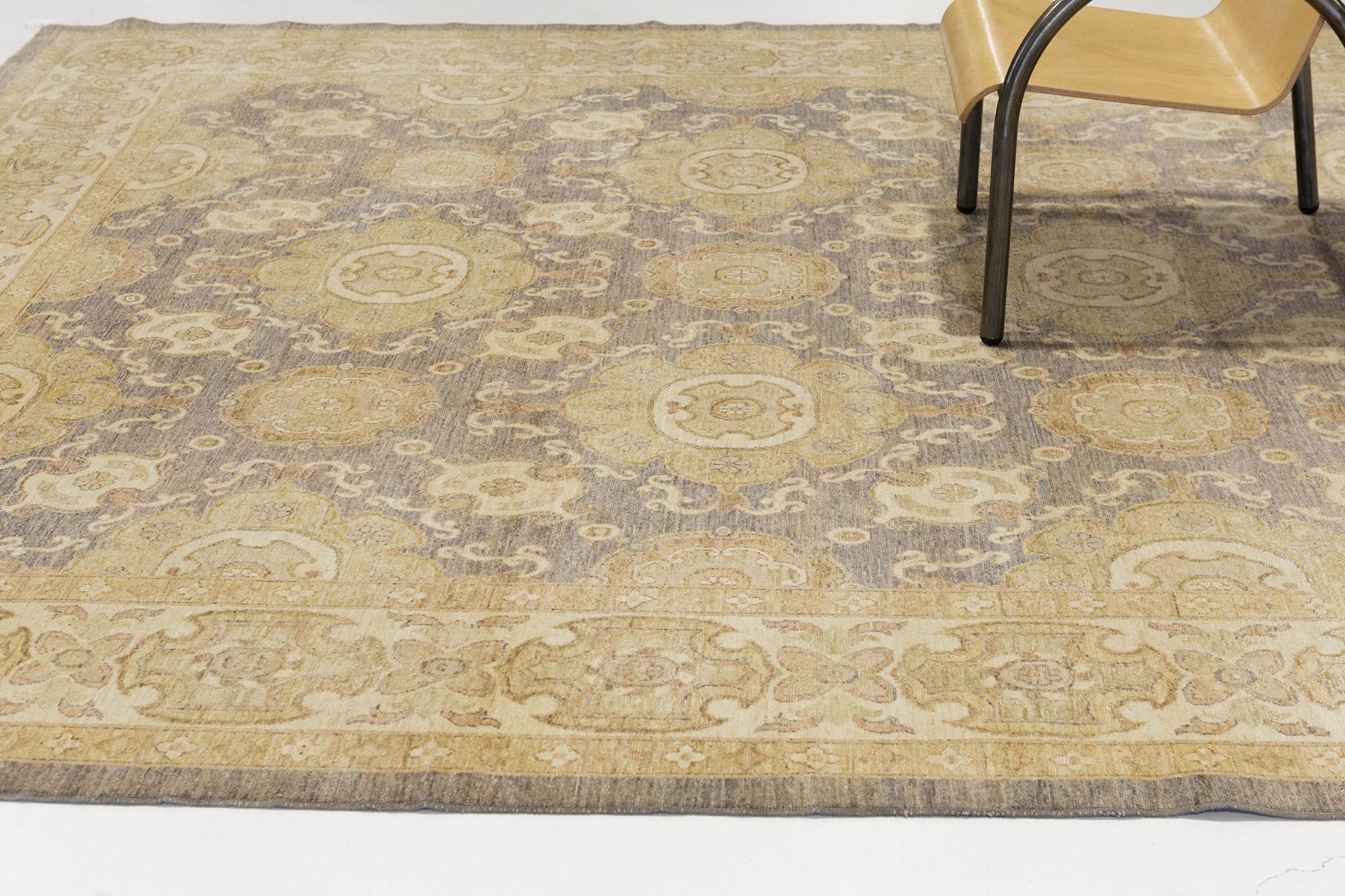 Natürlich gefärbter spanischer Design-Teppich (Handgeknüpft) im Angebot