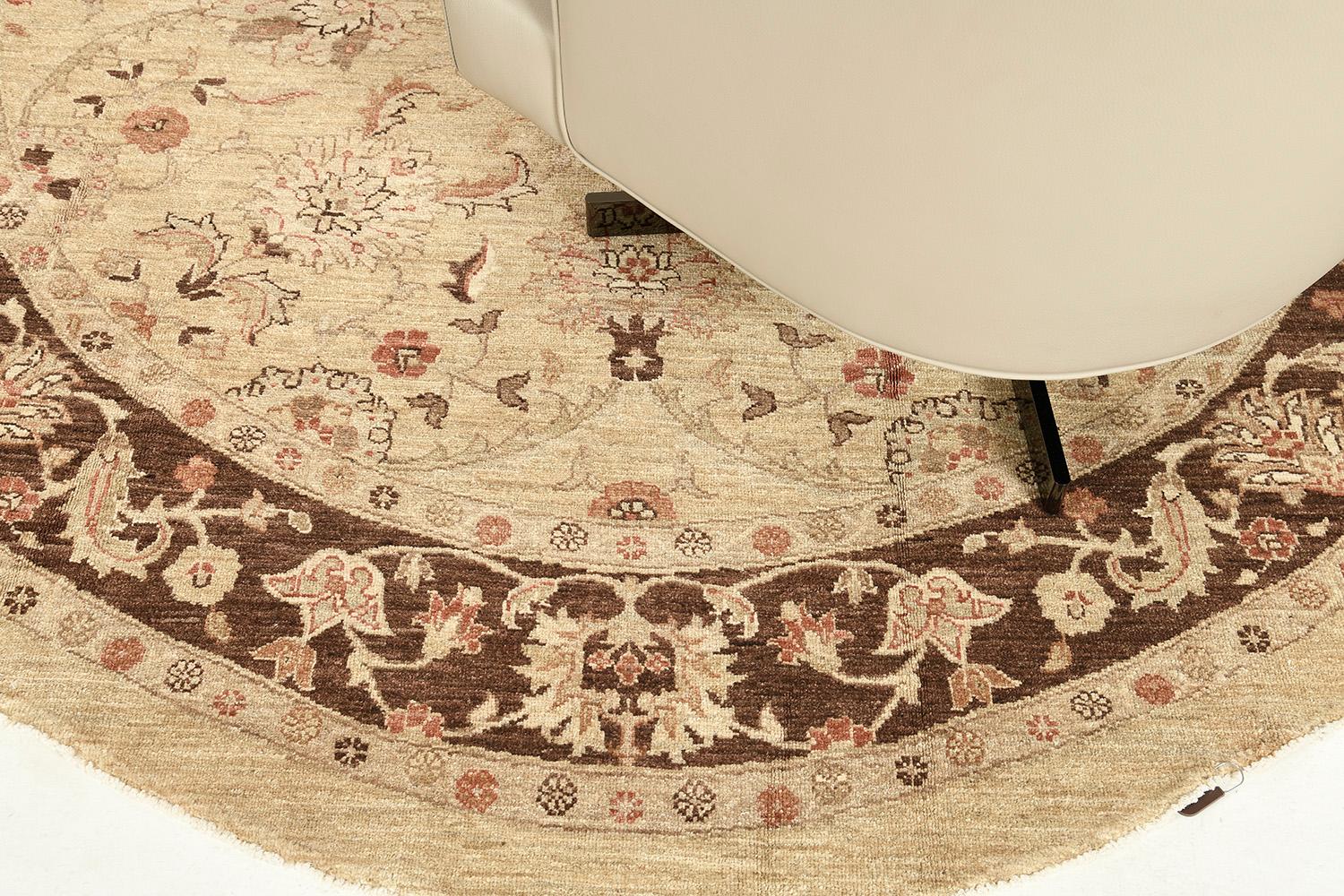 Natural Dye Sultanabad Revival Round Rug In New Condition For Sale In WEST HOLLYWOOD, CA