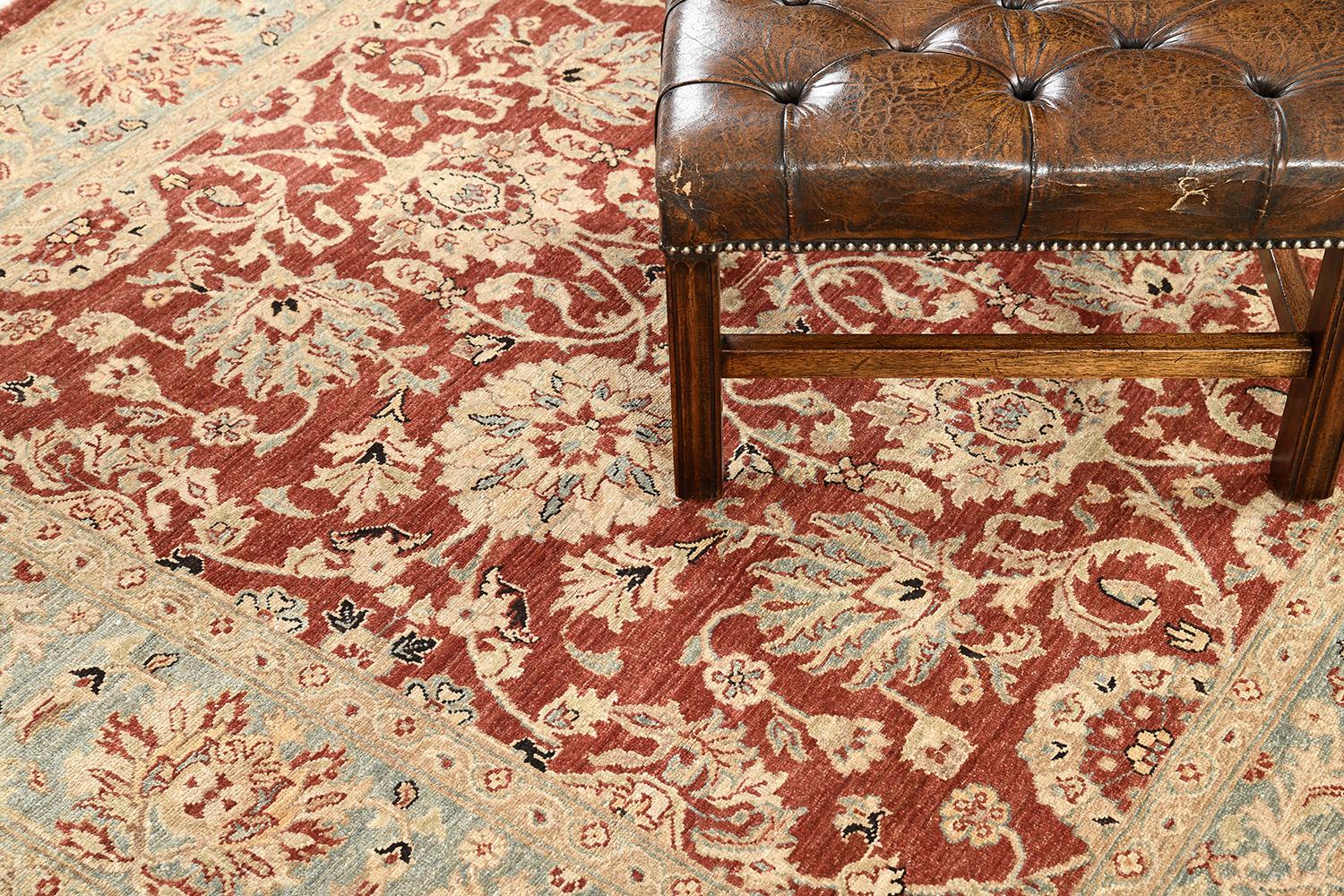 Natural Dye Sultanabad Revival Square Rug In New Condition For Sale In WEST HOLLYWOOD, CA
