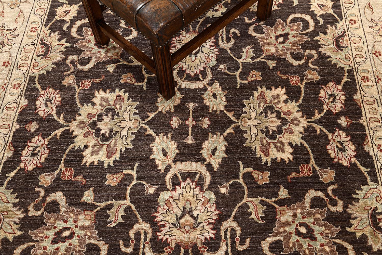 Tappeto quadrato Sultanabad Revival con tintura naturale In condizioni Nuovo in vendita a WEST HOLLYWOOD, CA